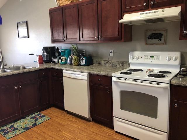 ALICIA PLACE - Residential