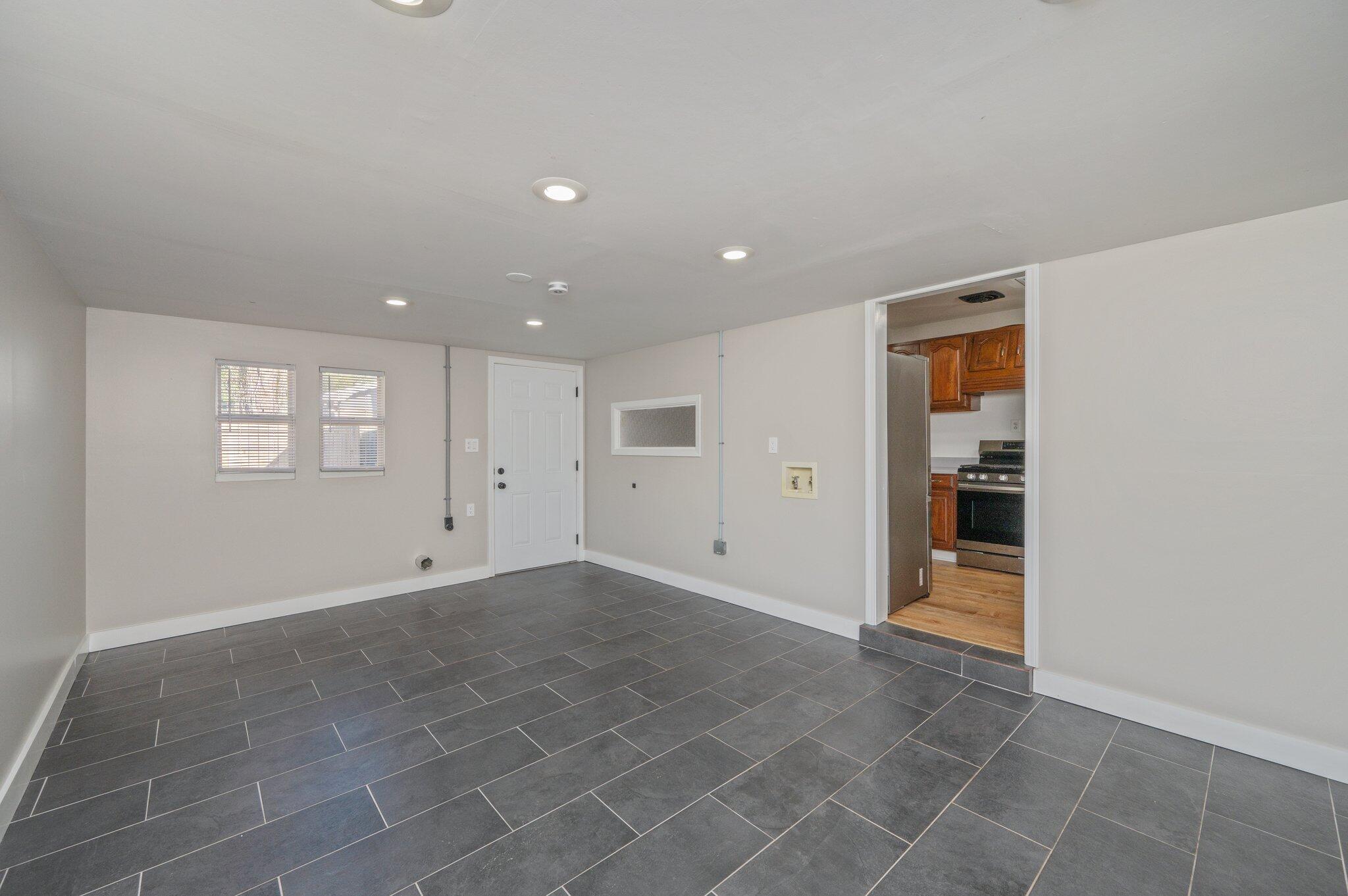 SPRINGDALE - Residential Lease