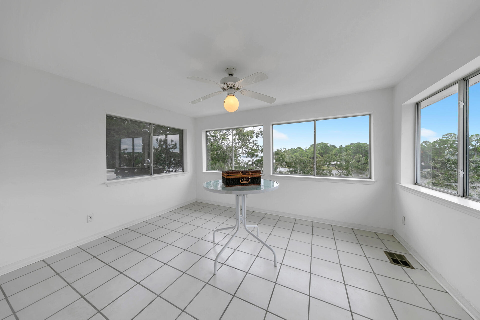 WOODLAND BAYOU ESTATES - Residential