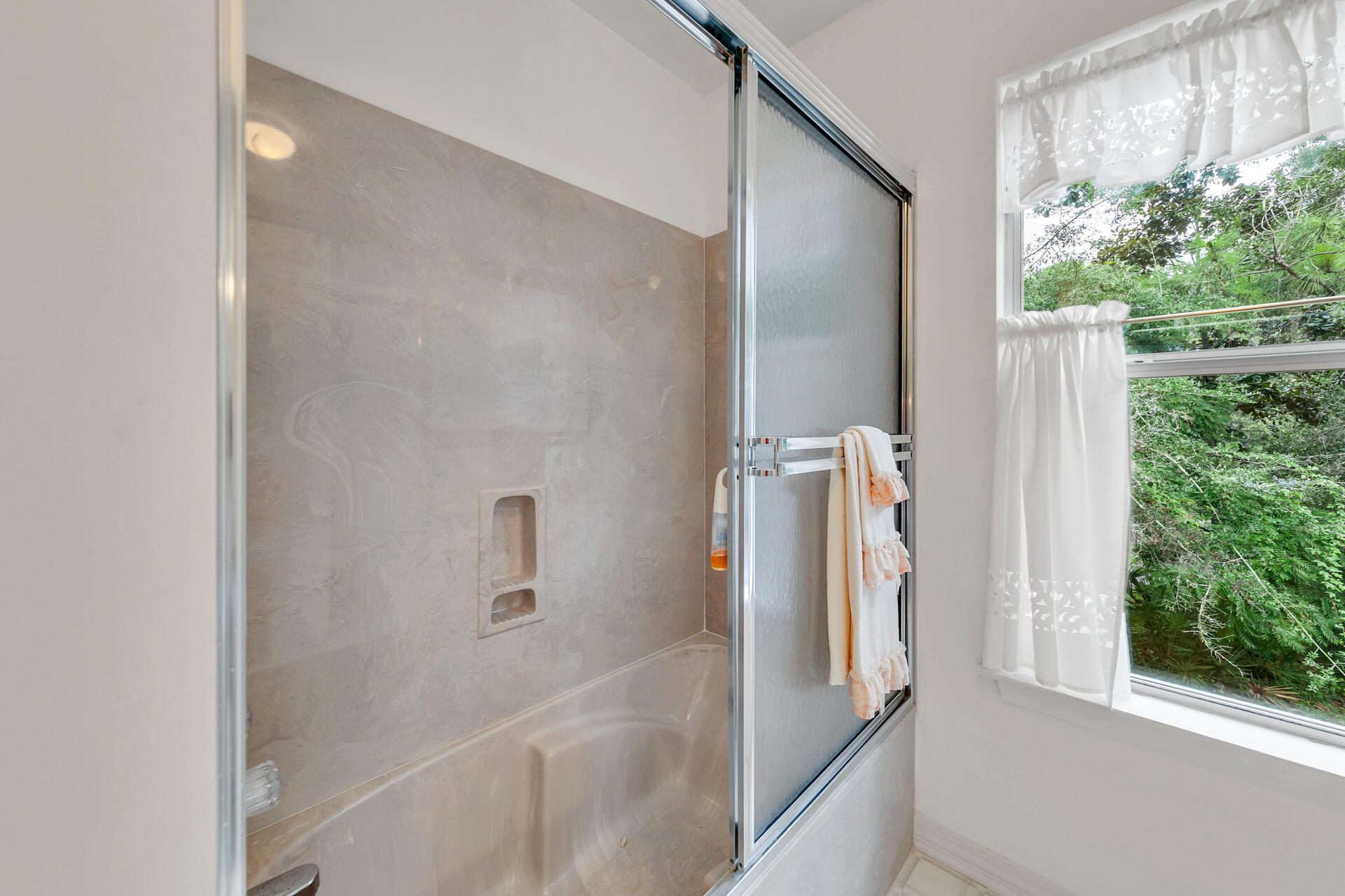 WOODLAND BAYOU ESTATES - Residential