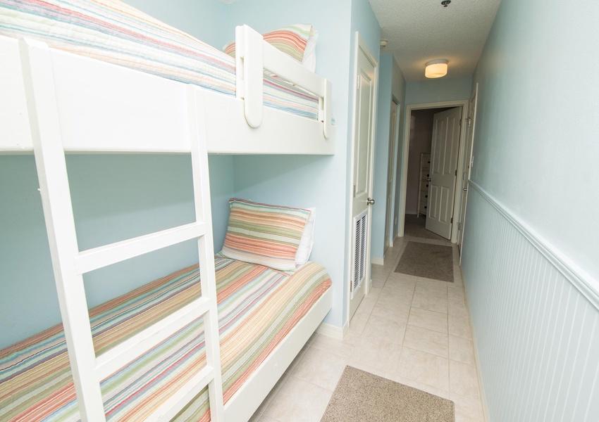 GRAND CARIBBEAN WEST - Residential