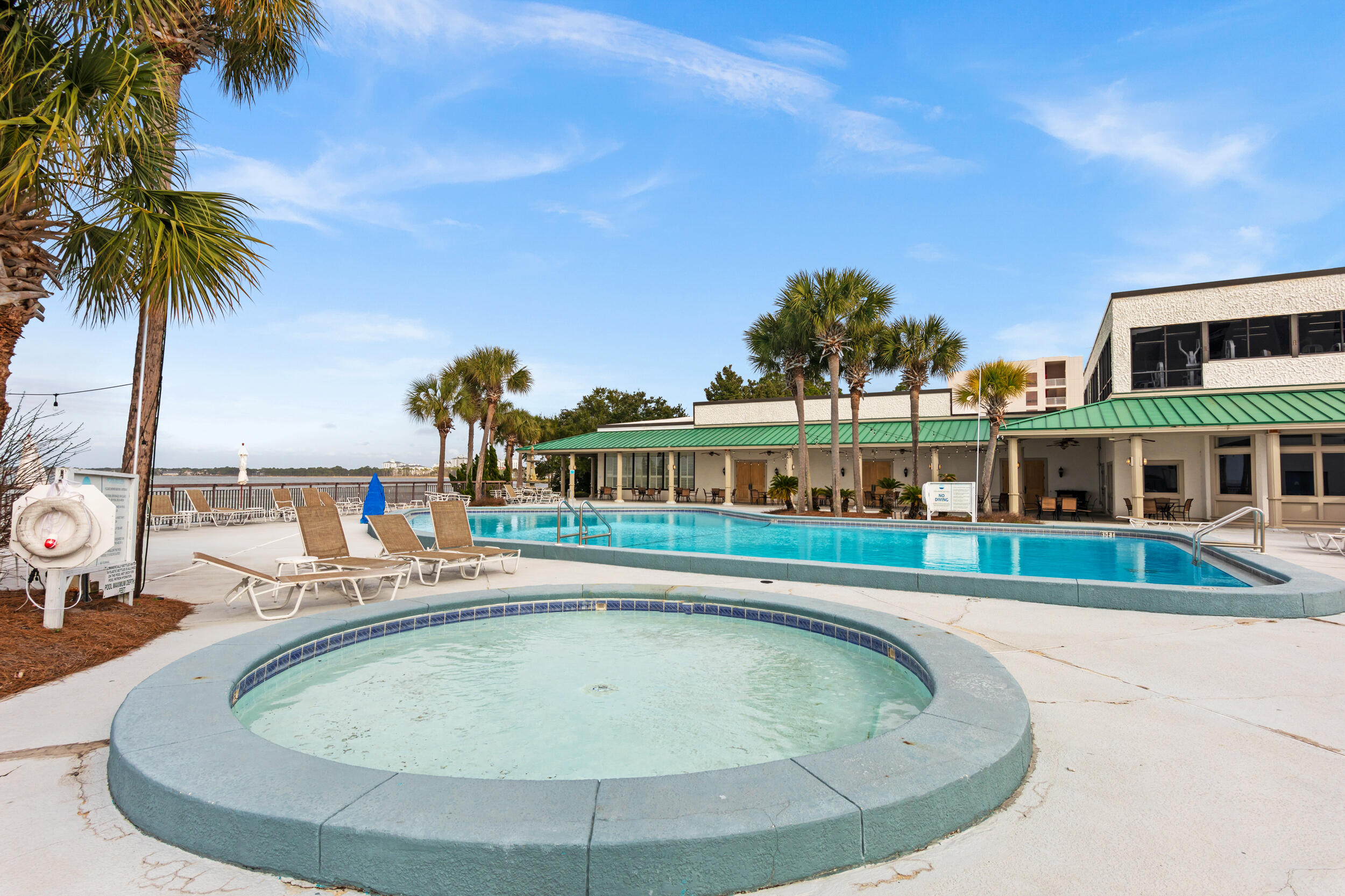 BAYSIDE CONDO SANDESTIN - Residential