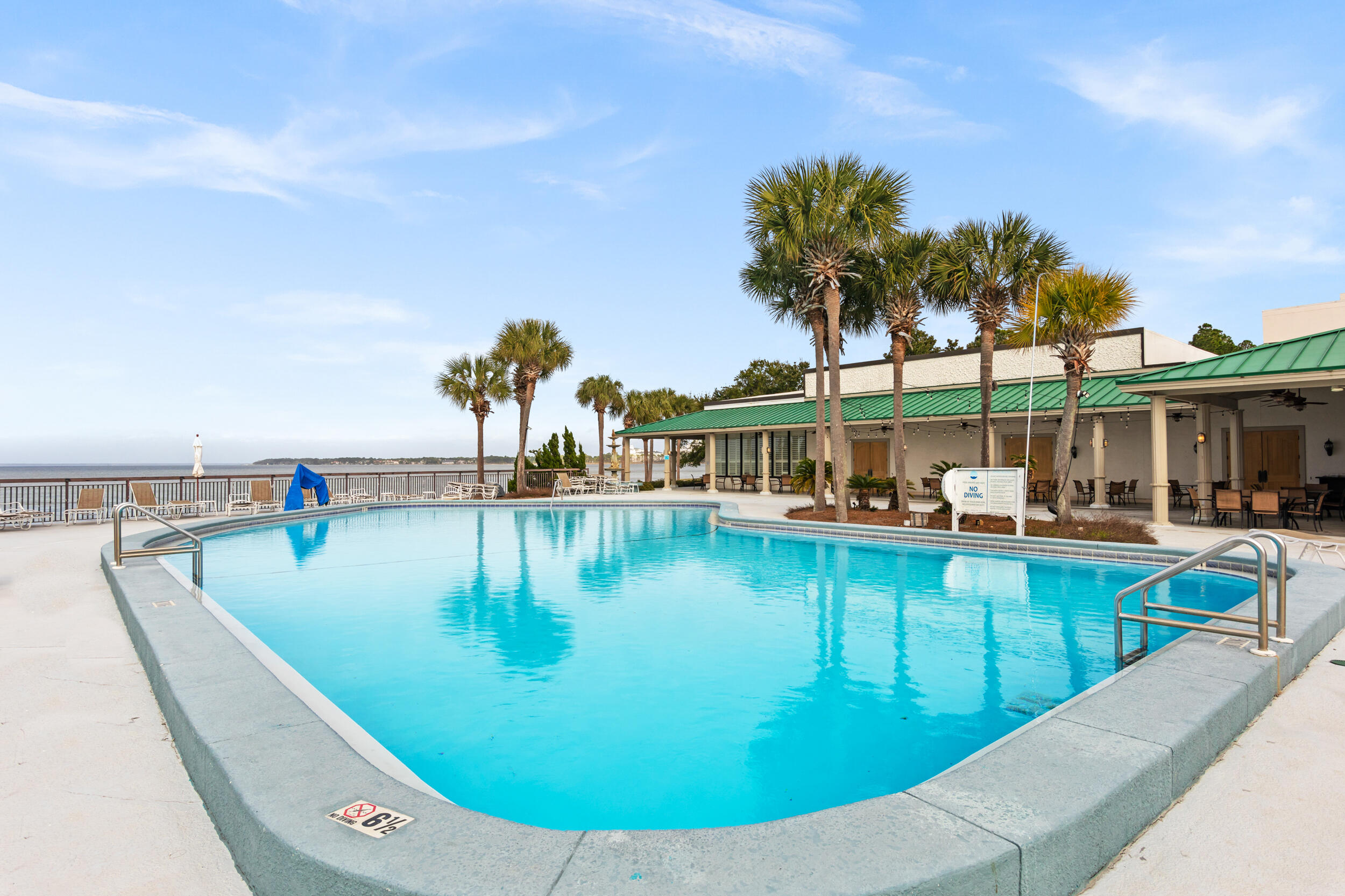 BAYSIDE CONDO SANDESTIN - Residential