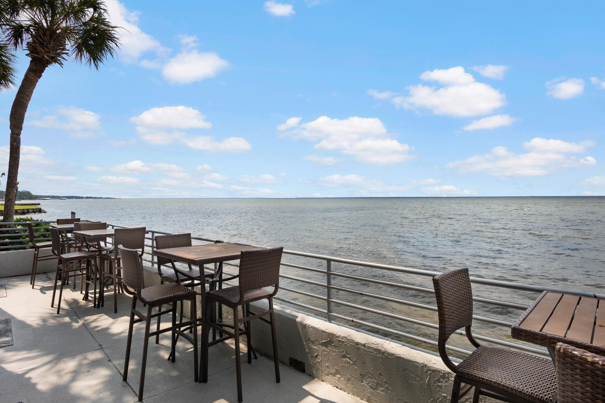 BAYSIDE CONDO SANDESTIN - Residential