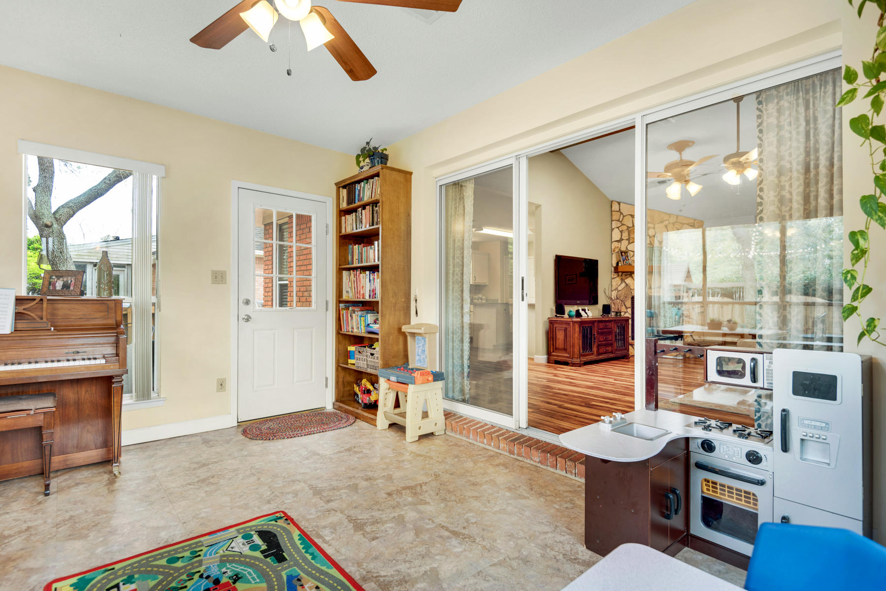 PARKWOOD LANE BLUEWATER BAY - Residential