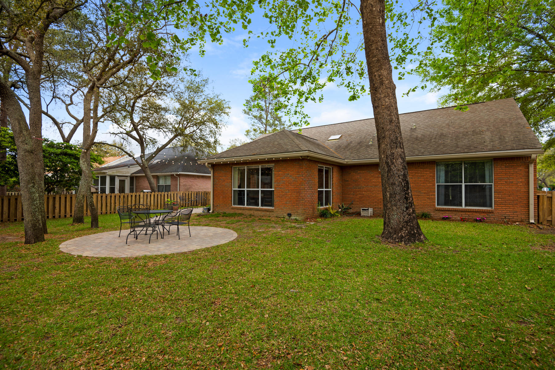 PARKWOOD LANE BLUEWATER BAY - Residential