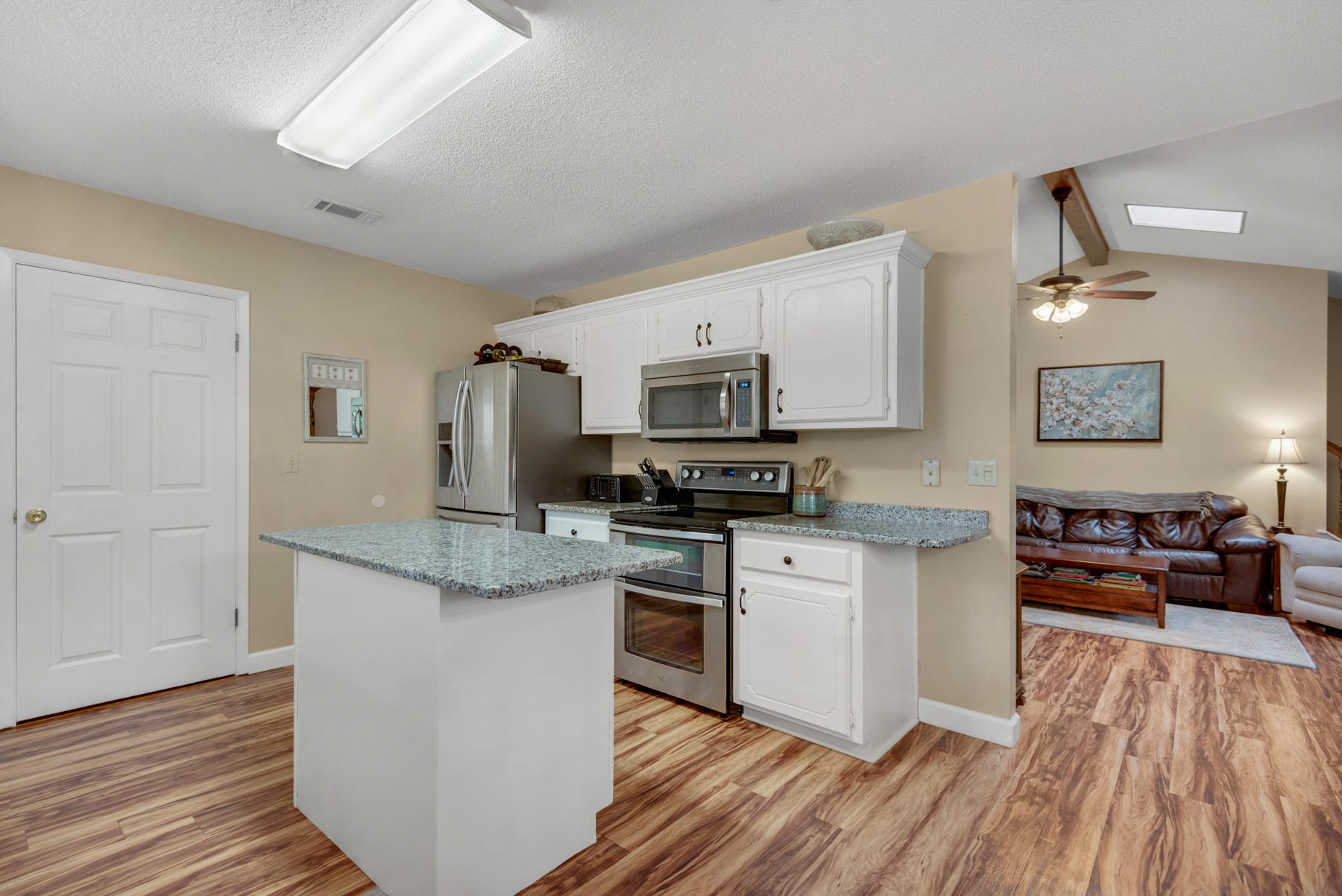 PARKWOOD LANE BLUEWATER BAY - Residential