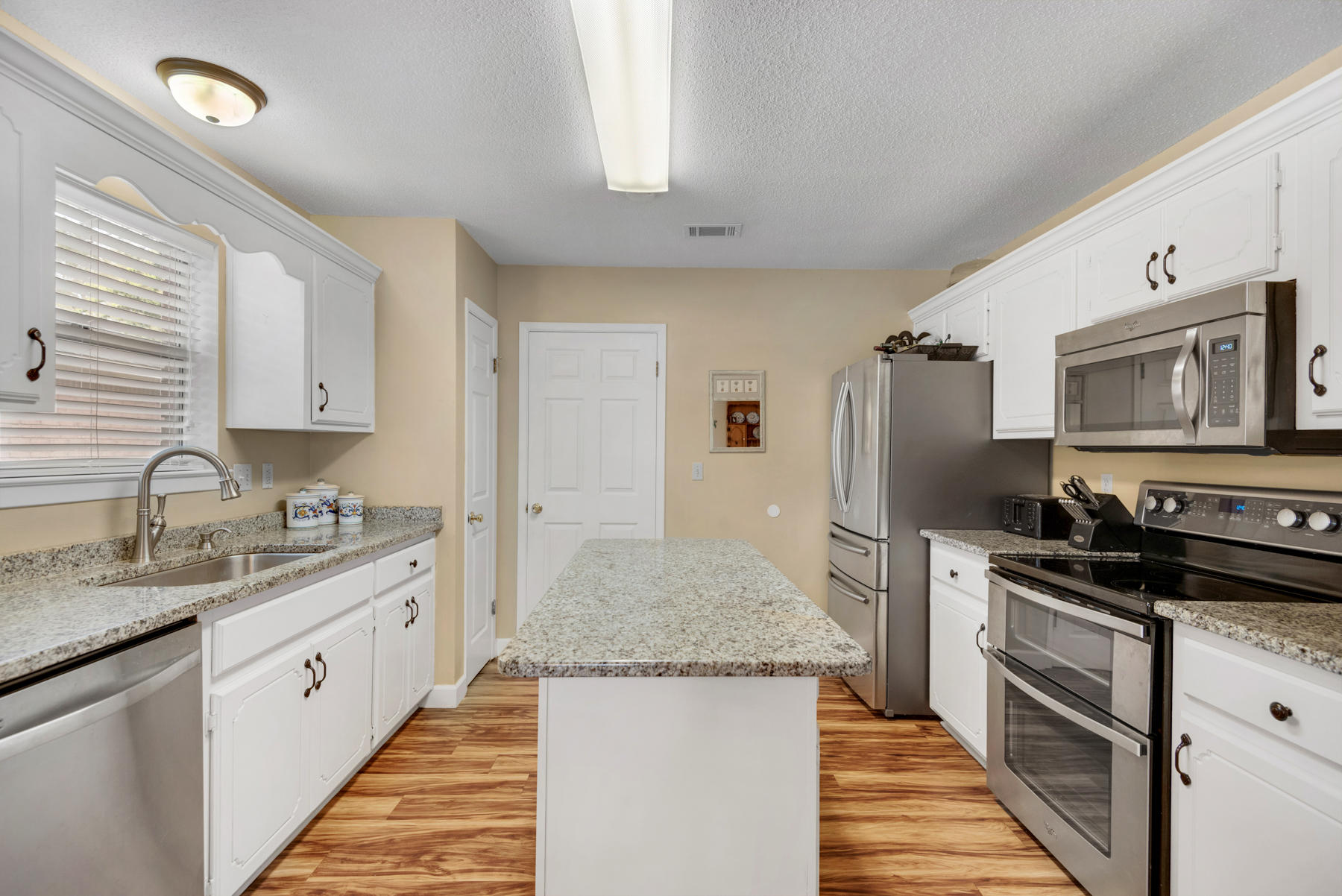 PARKWOOD LANE BLUEWATER BAY - Residential