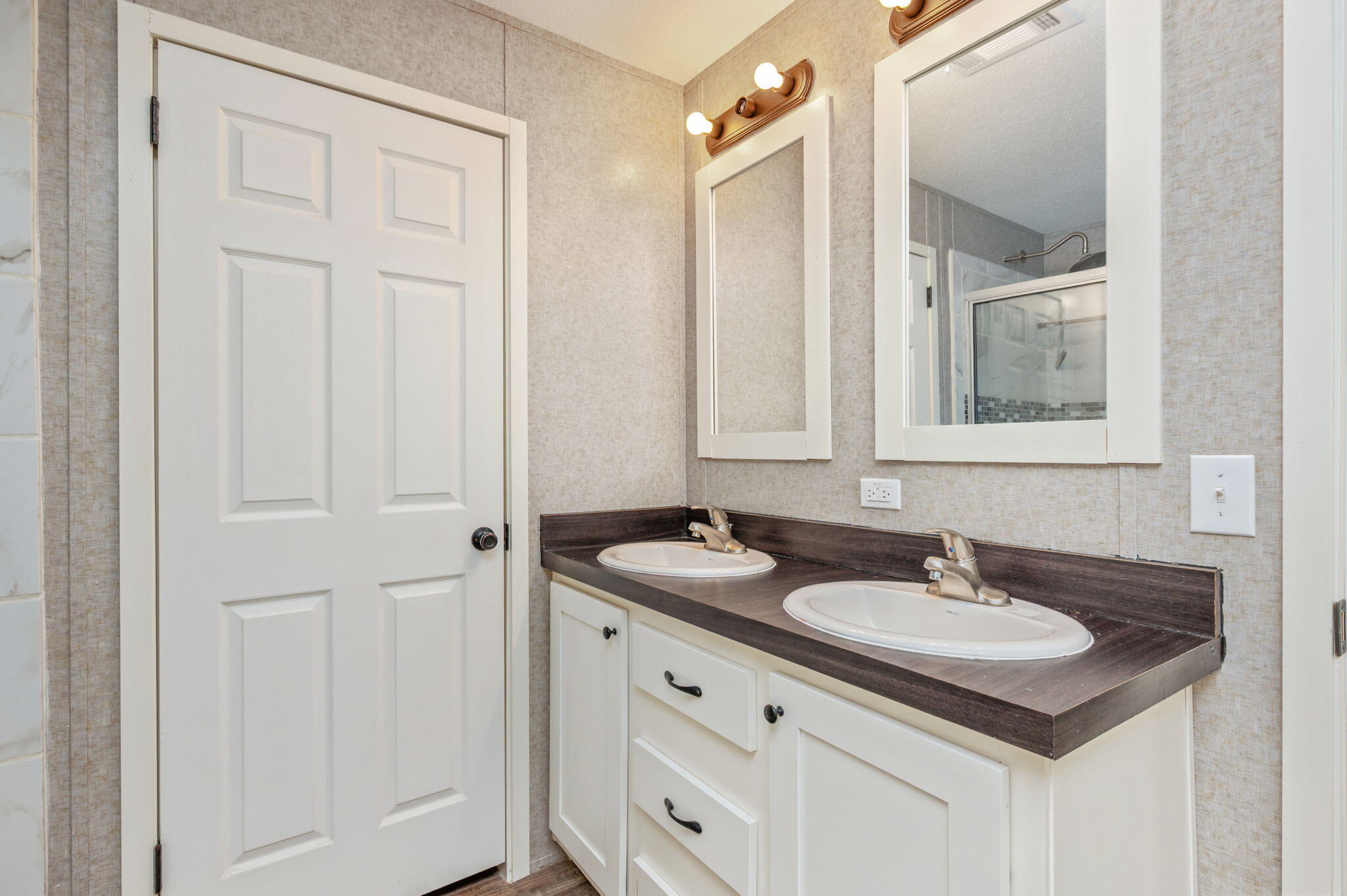 OKAWOOD HILLS UNIT lll - Residential Lease