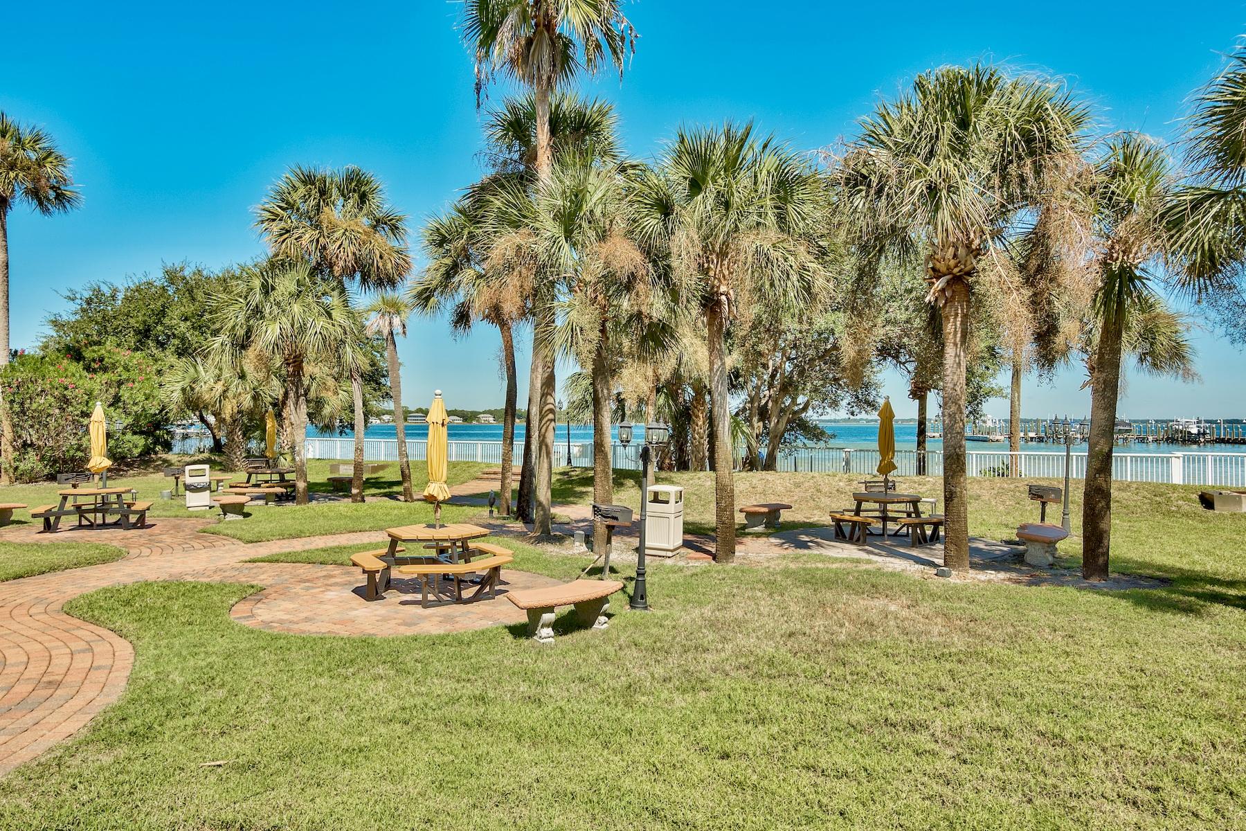 DESTIN WEST BEACH & BAY RESORT-GULFSIDE - Residential