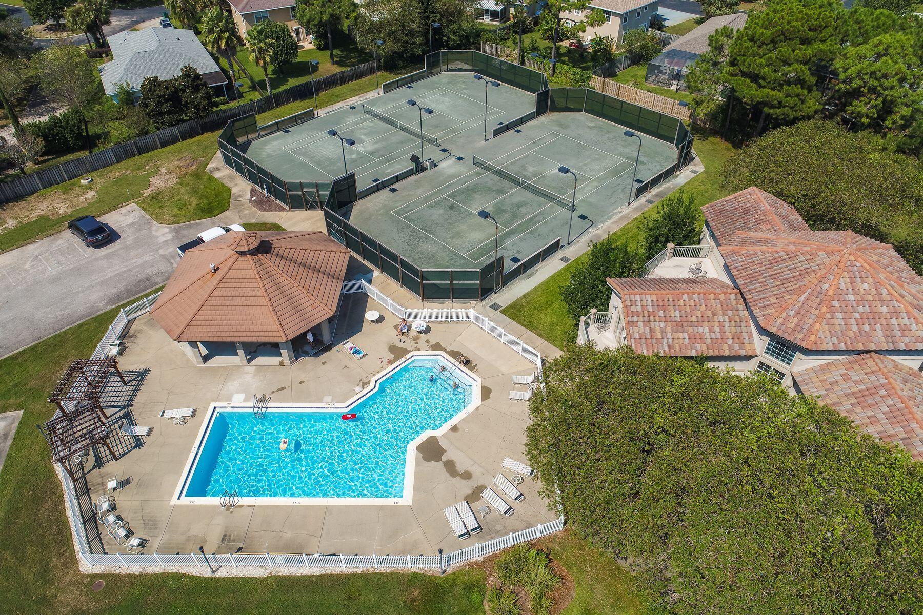 BAYWINDS GOLF ESTATES PH 1 - Residential