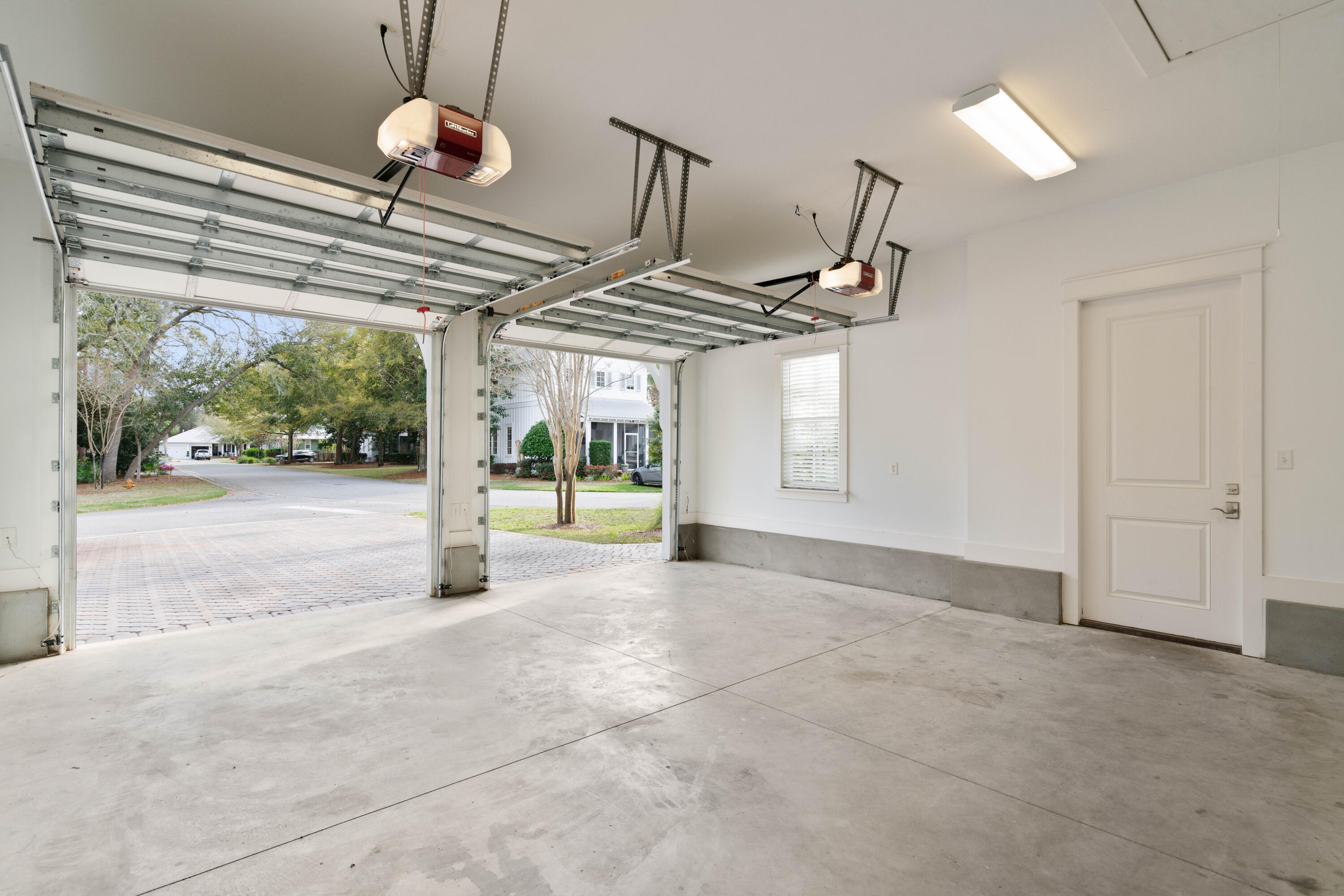 CARSON OAKS - Residential