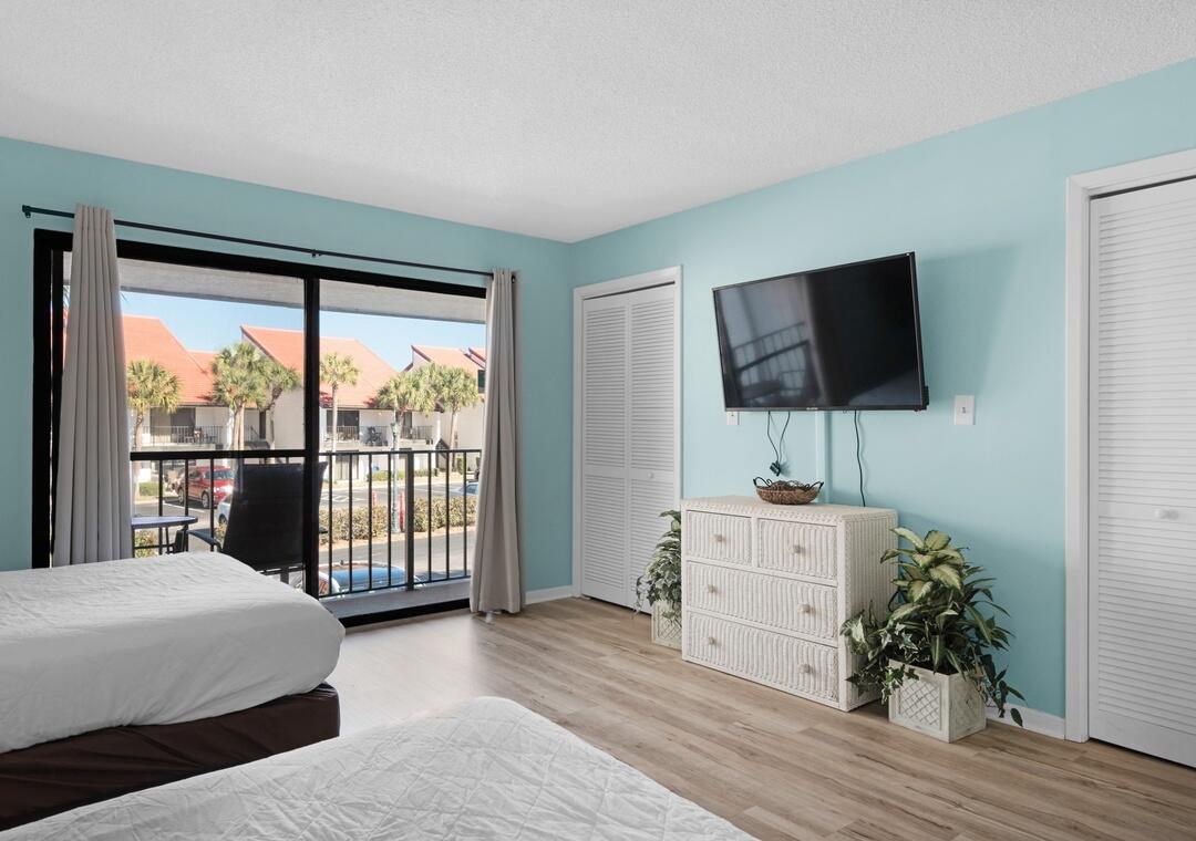 EDGEWATER BEACH - Residential