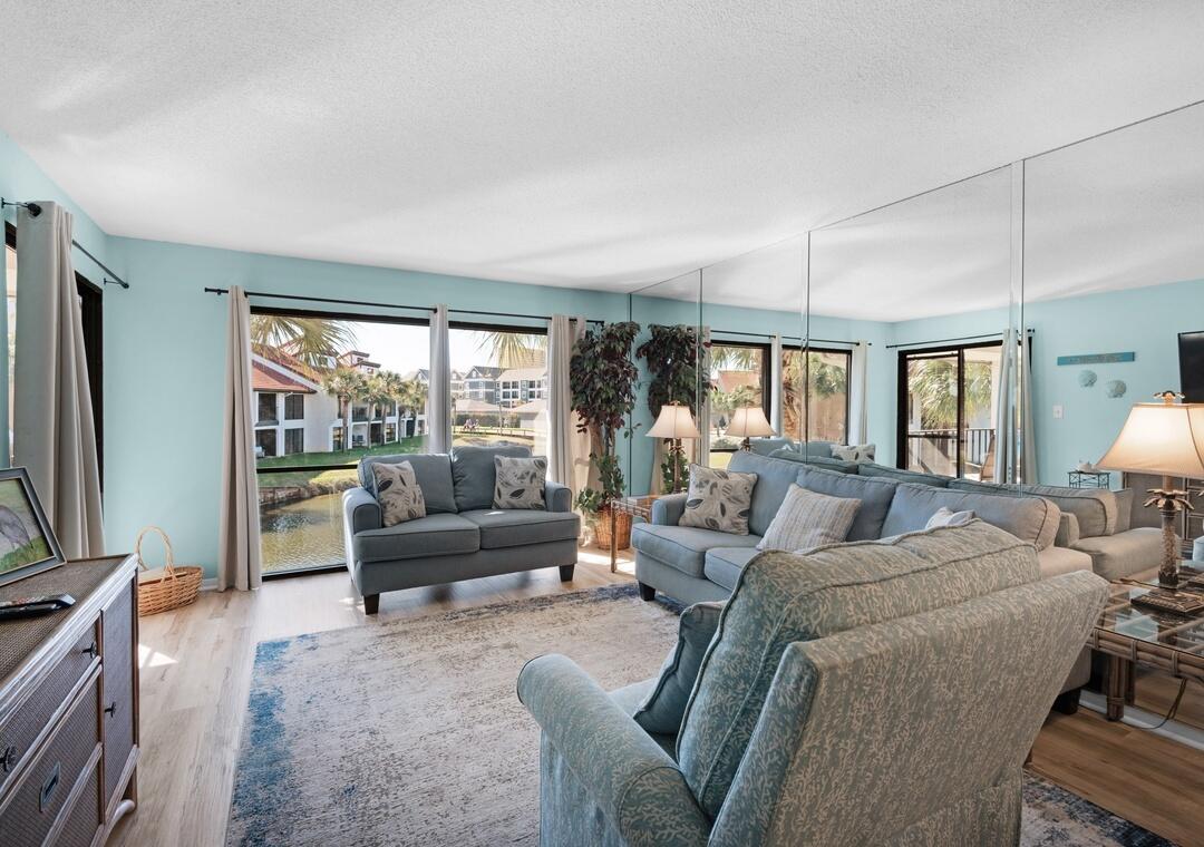 EDGEWATER BEACH - Residential