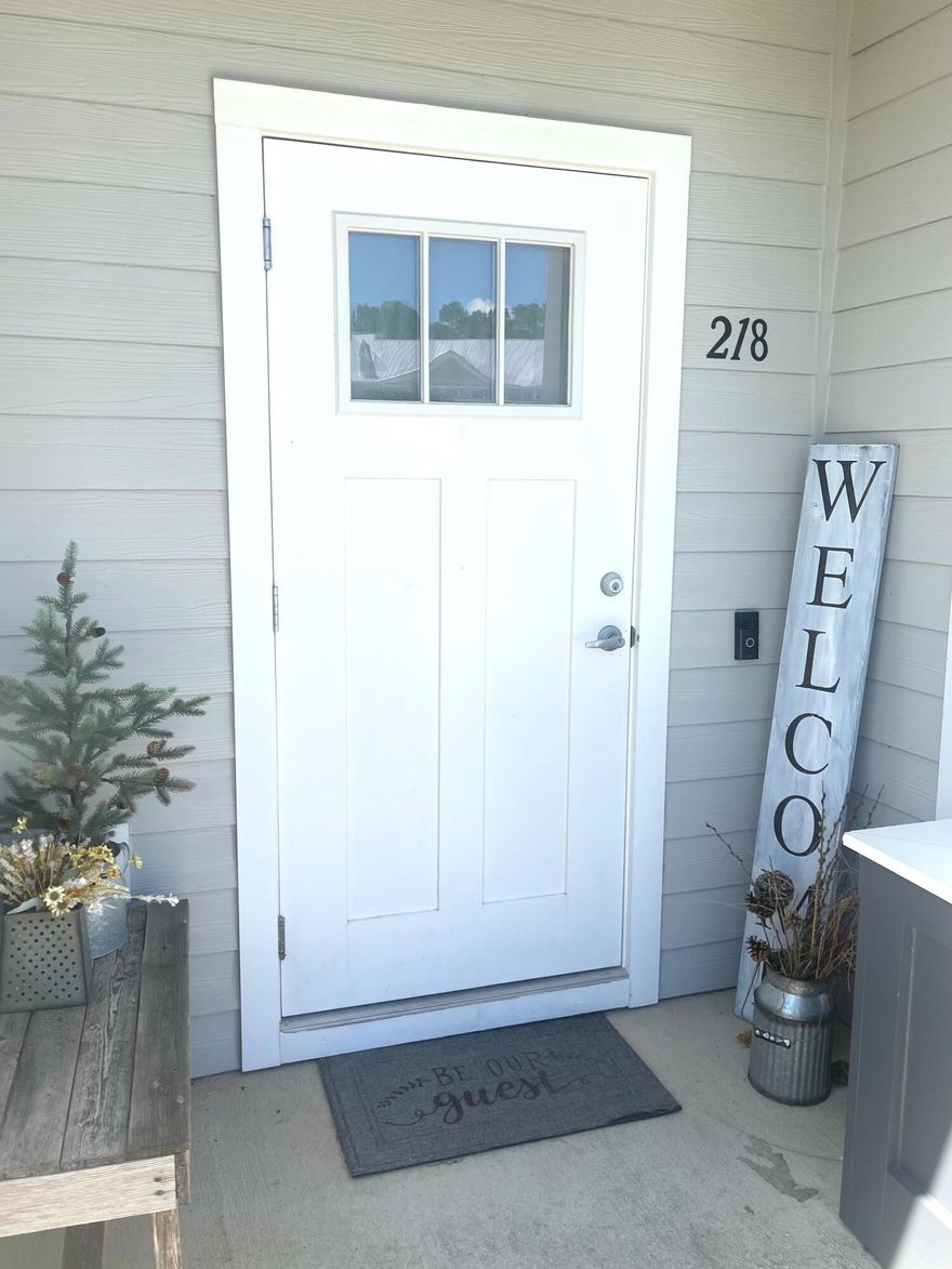 Enjoy the Verandas at Freeport.   A quick drive to the white sand beaches of the Emerald Coast!  This townhouse was built by a luxury builder in South Walton. This Vista Floor plan is 3BR / 2.5 BA with 1336 sq.ft. with an open floor plan.  It has luxury finishes including QUARTZ Counter-tops throughout, Stainless Steel Appliances and Luxury Vinyl Plank flooring. Come stop by and see this beautiful townhouse.