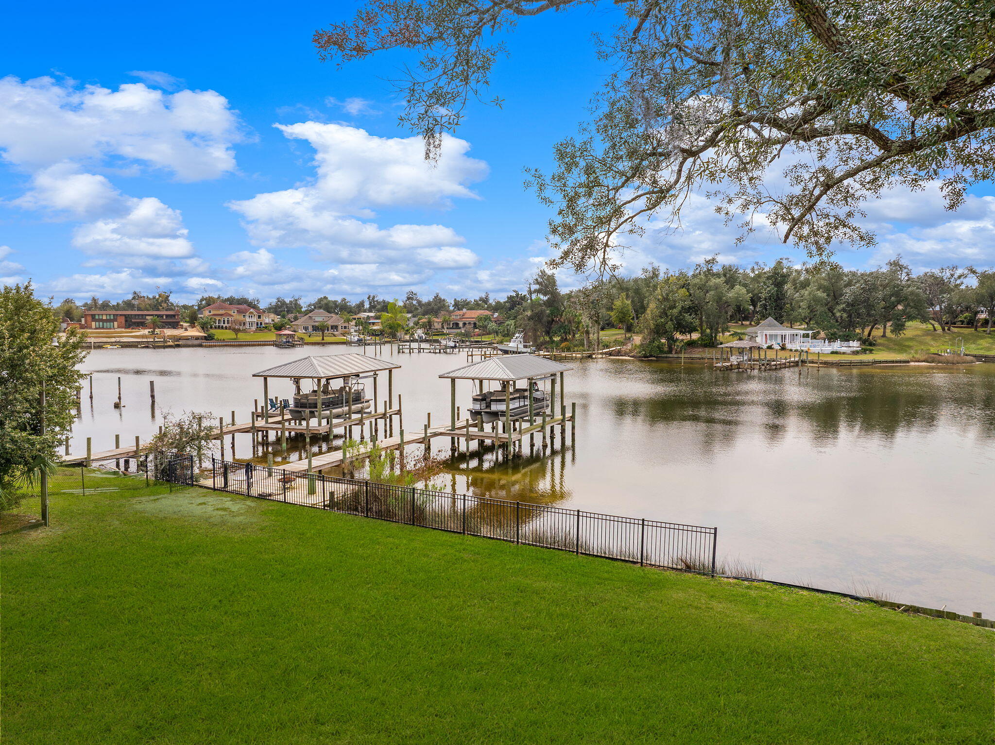 COVE TERRACE - Residential