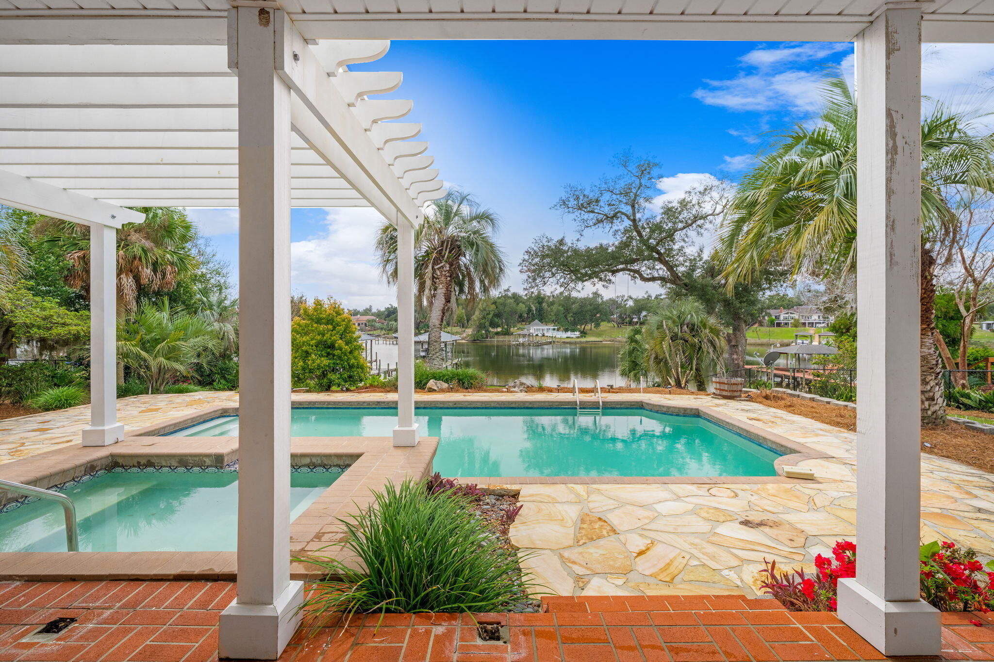 COVE TERRACE - Residential