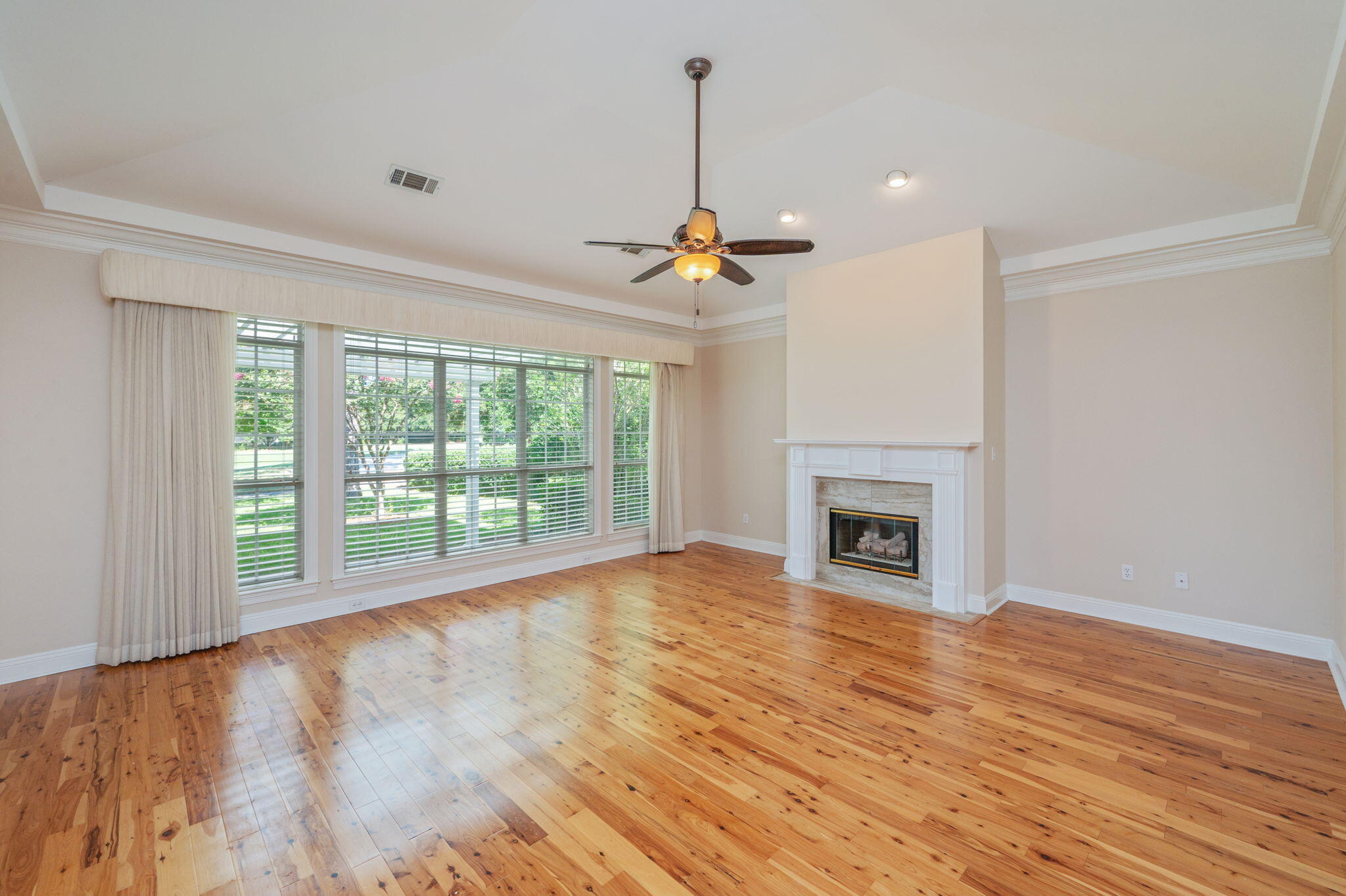 OAKMONT PLACE - Residential