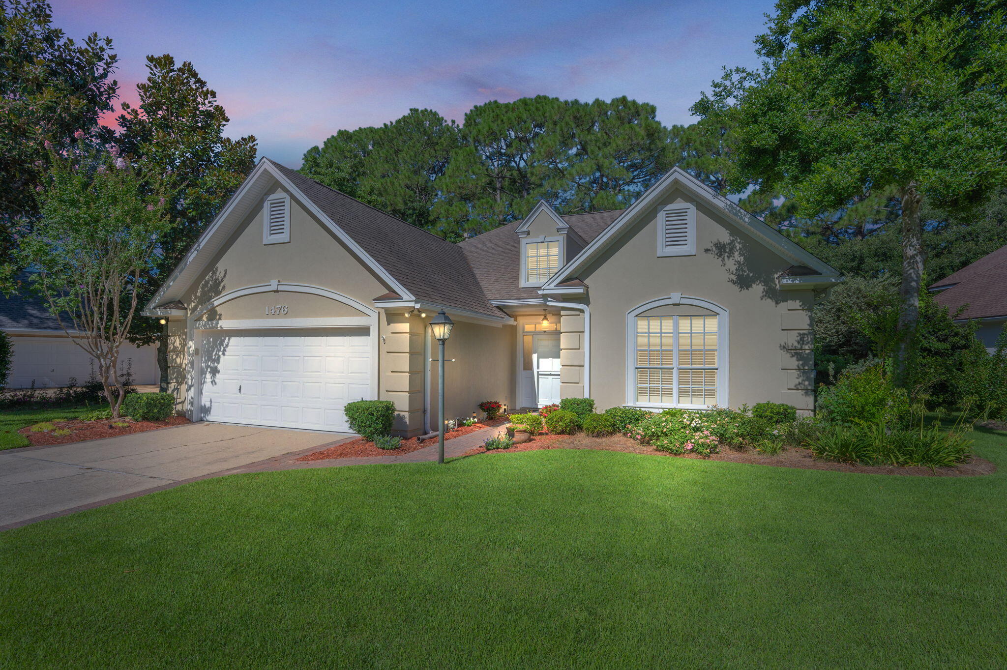 OAKMONT PLACE - Residential