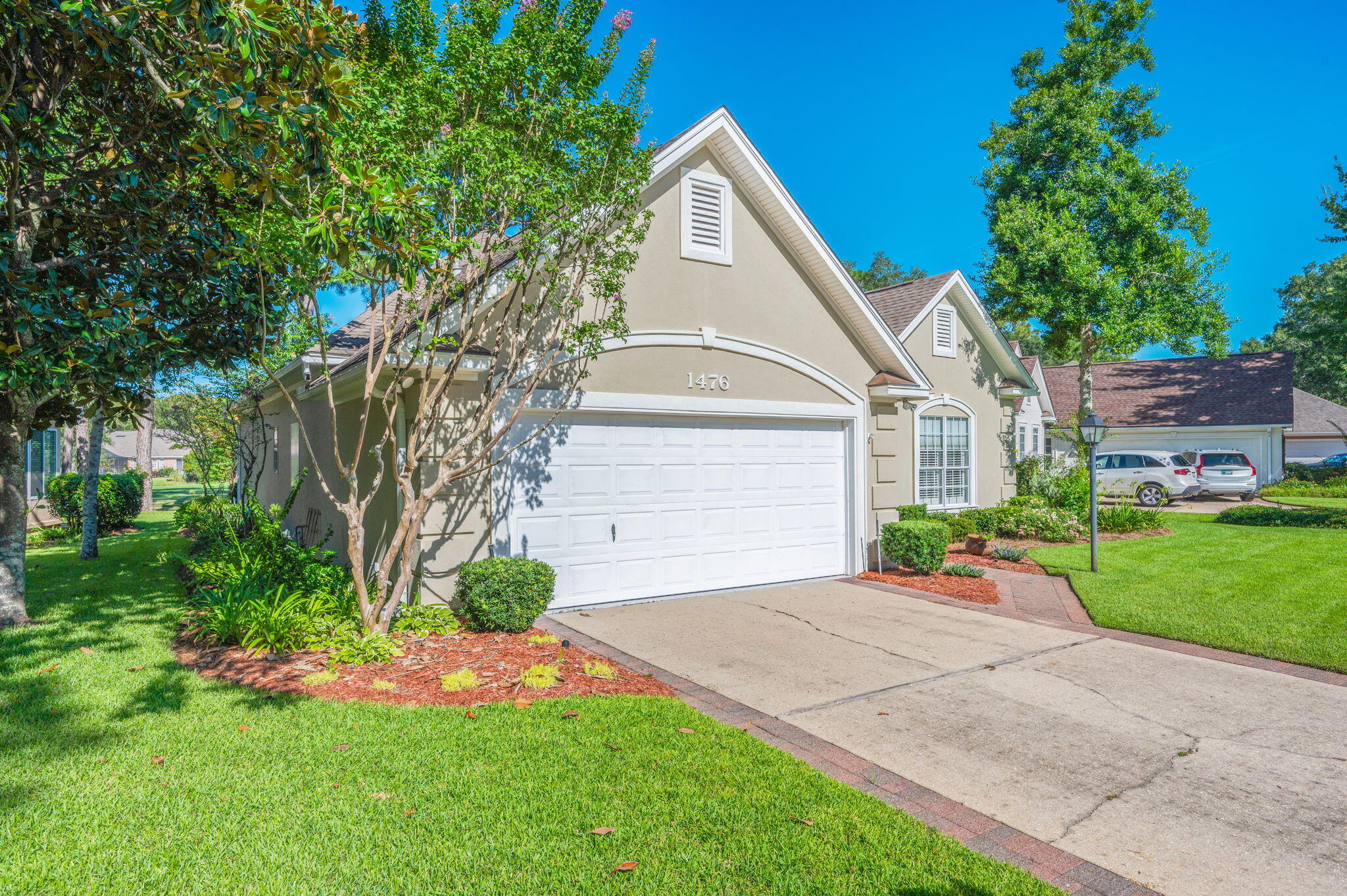 OAKMONT PLACE - Residential