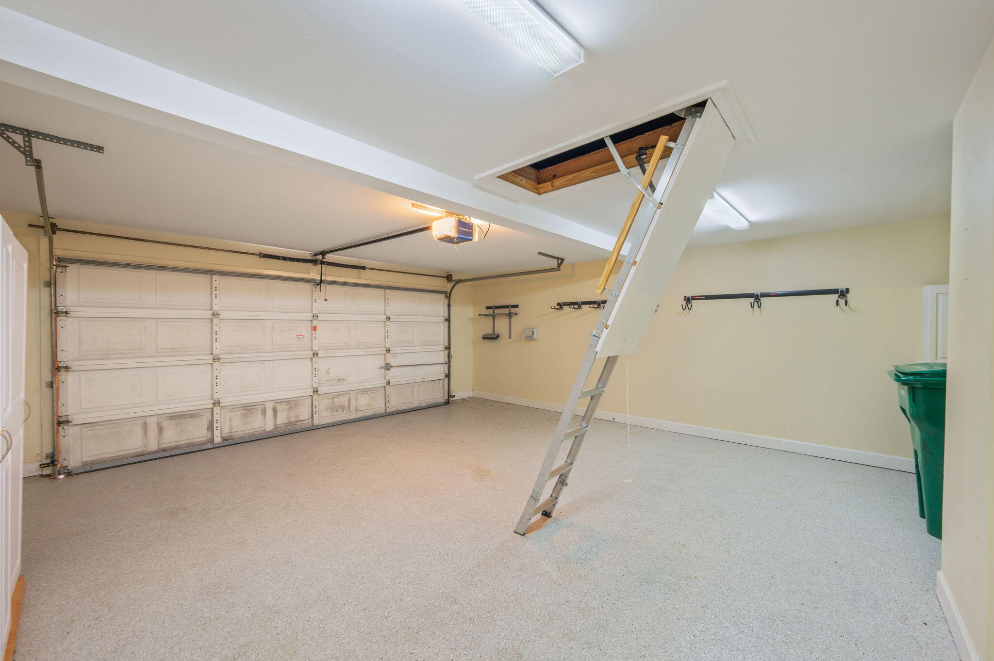 OAKMONT PLACE - Residential