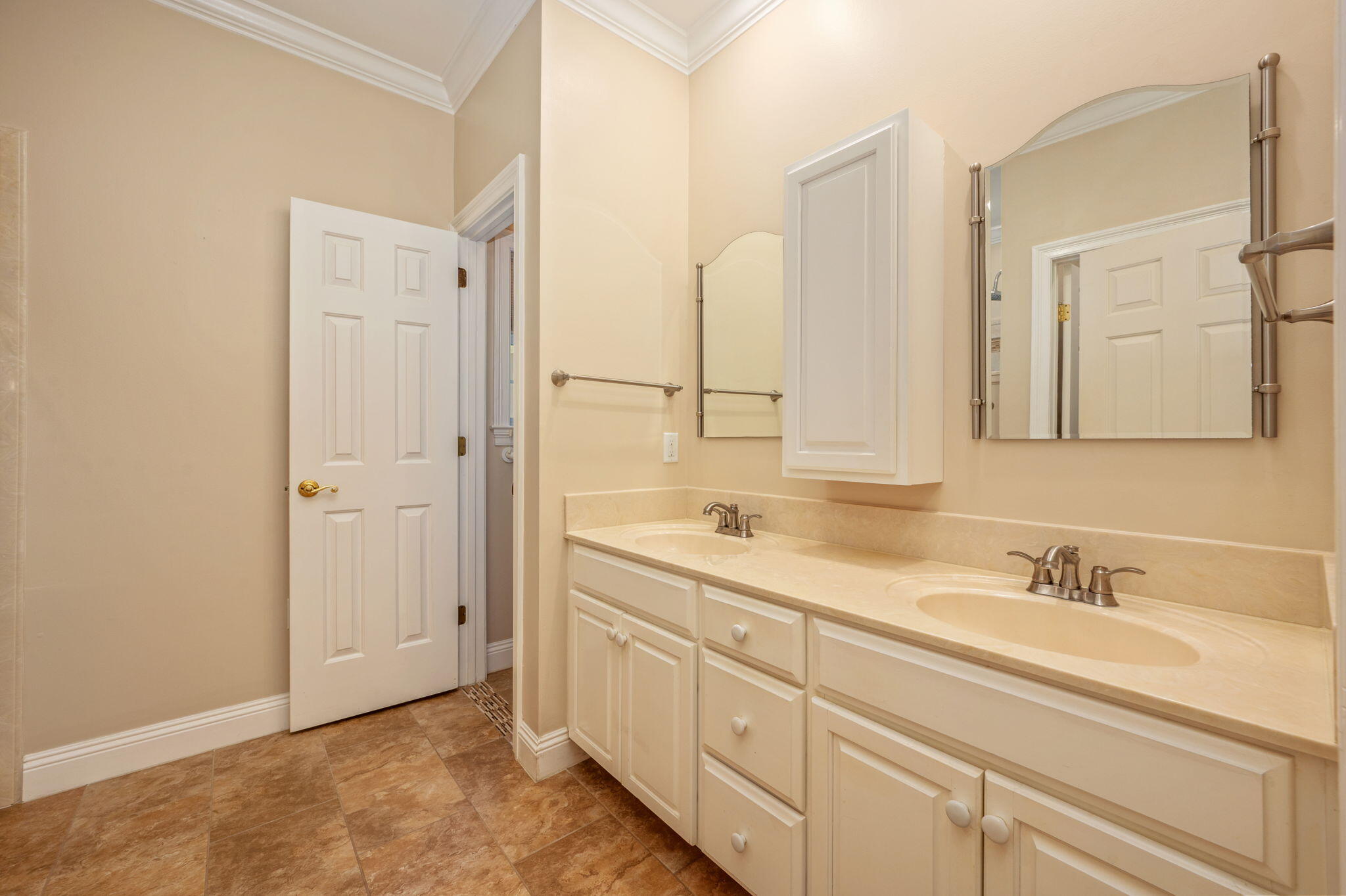 OAKMONT PLACE - Residential