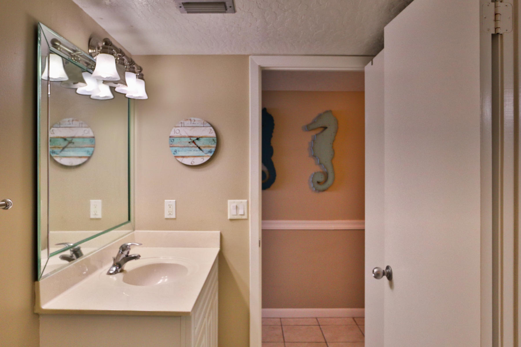 SUNDESTIN INTERNATIONAL CONDO - Residential
