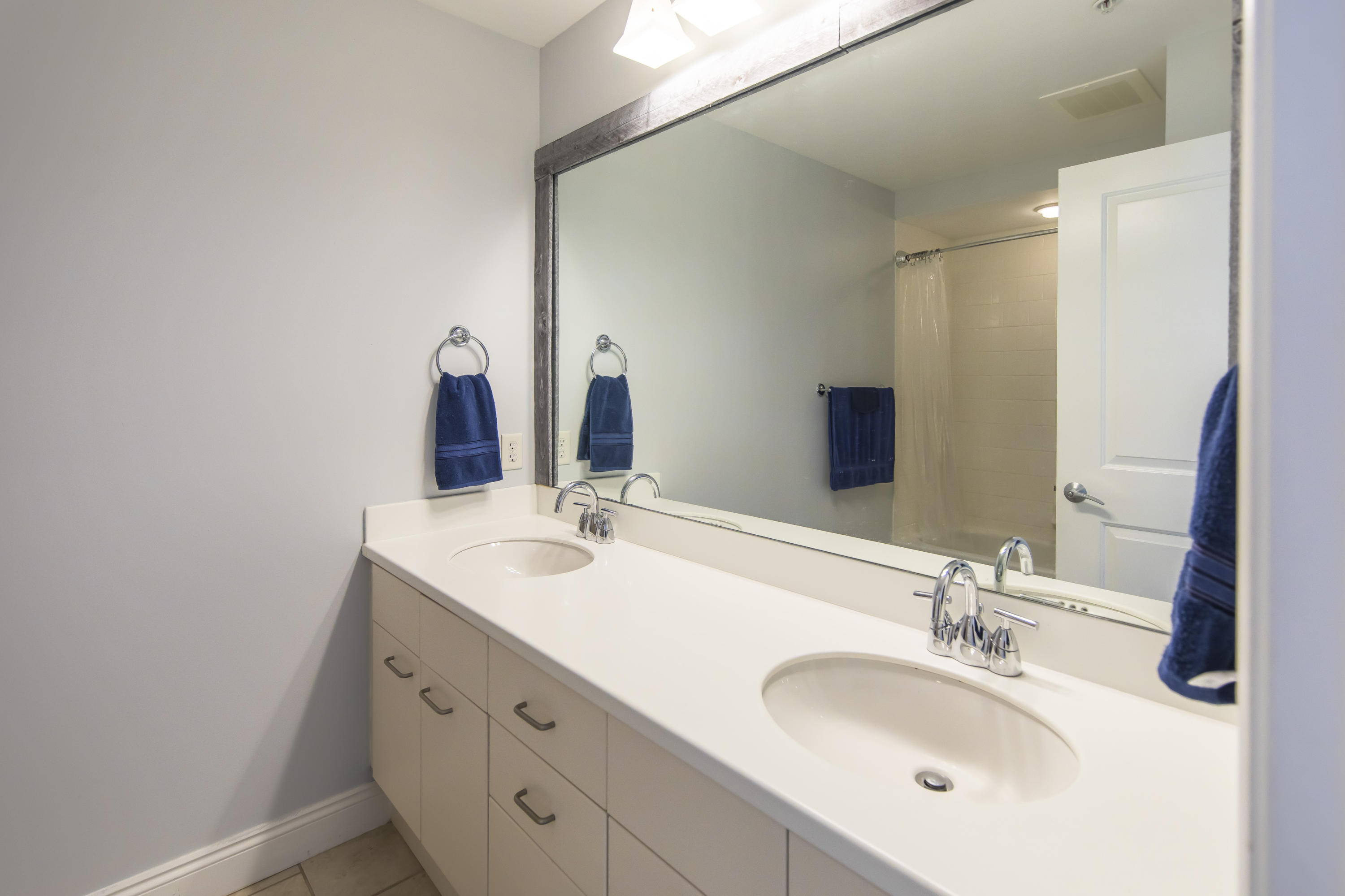 MARINA LANDING - Residential