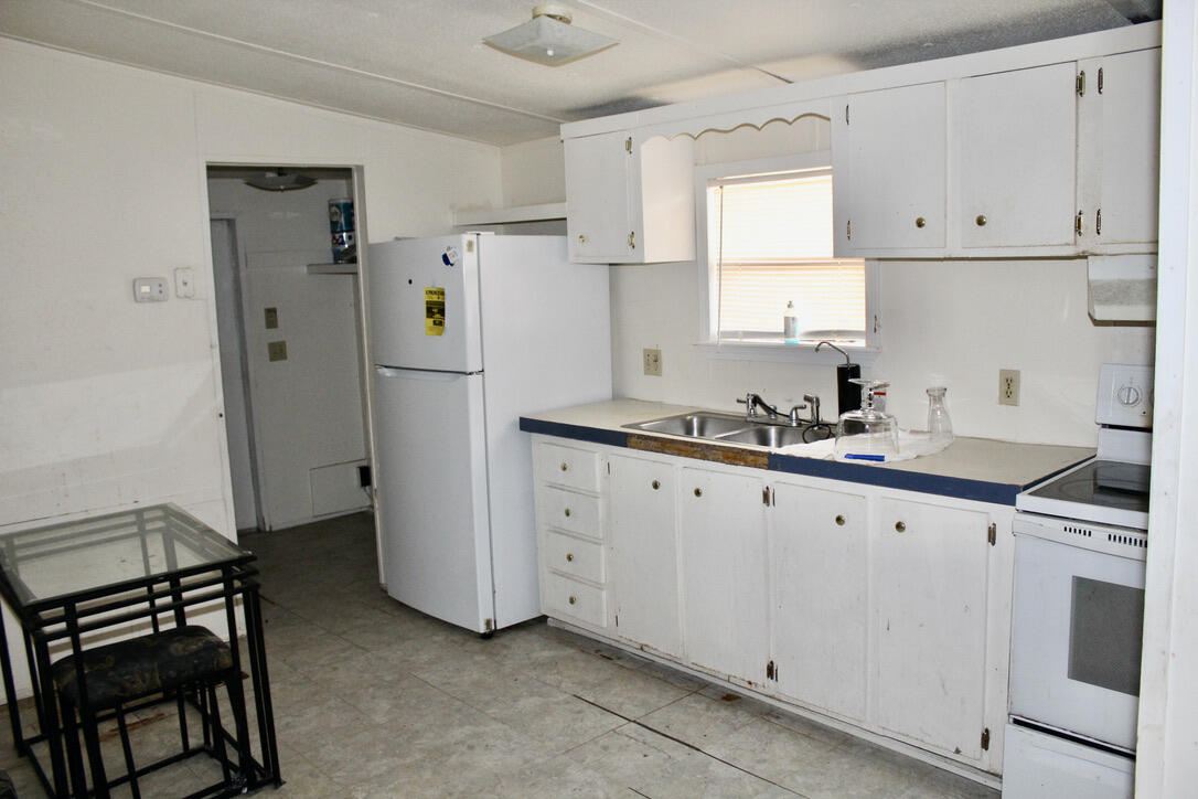 17 AC CJ Laird Rd - Residential