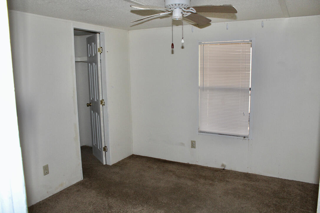 17 AC CJ Laird Rd - Residential