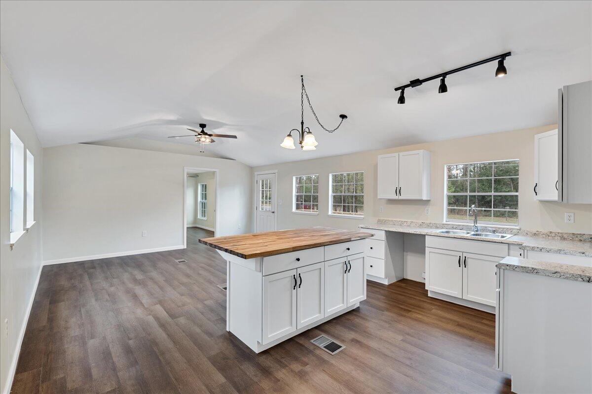 OAKWOOD HILLS UNIT I - Residential