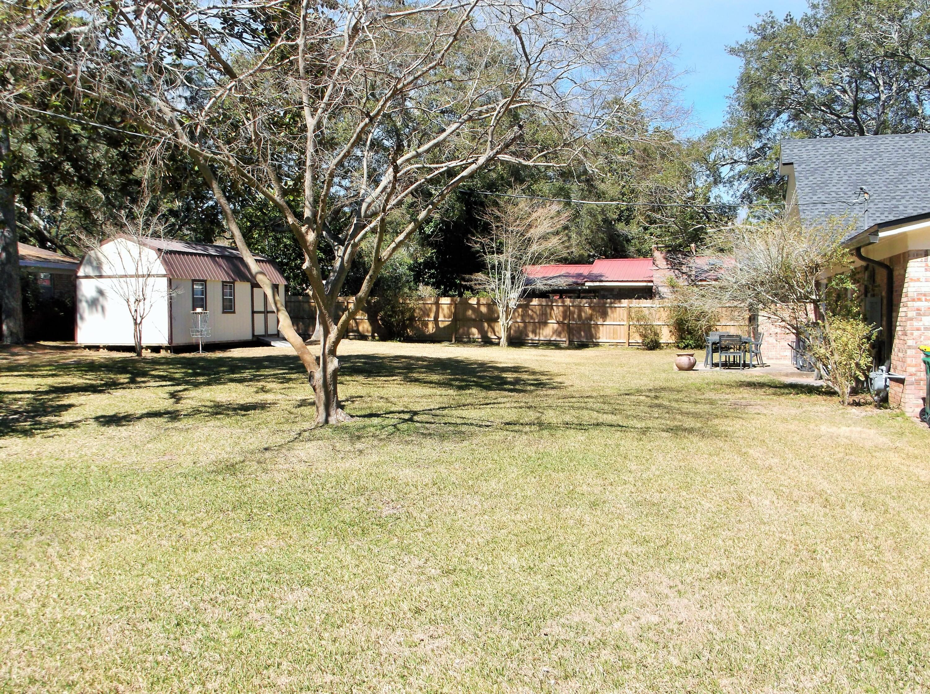 BAYOU POQUITO - Residential