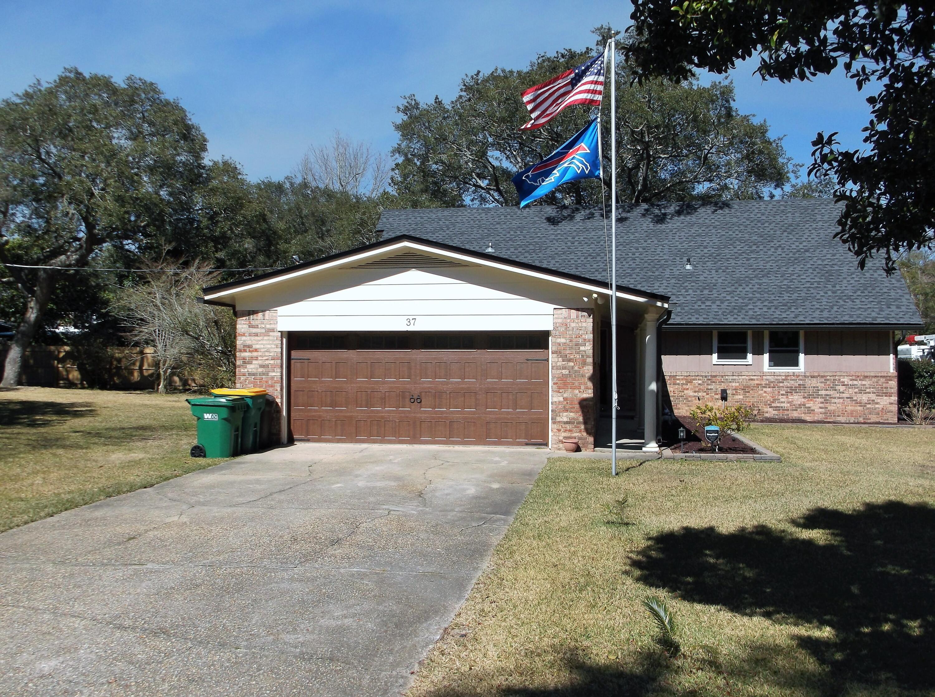 BAYOU POQUITO - Residential
