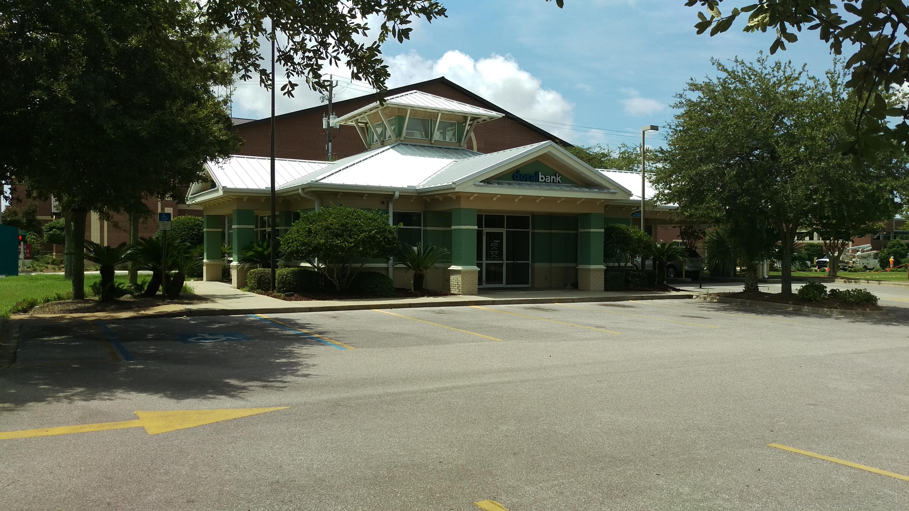 1892 square foot bank branch on a .48 acre site. Exceptional commercial location. Building and grounds are in excellent shape and ready for a new business.