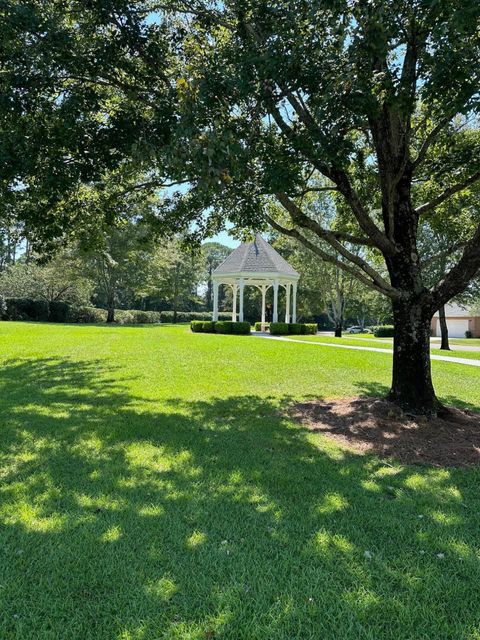 A home in Niceville