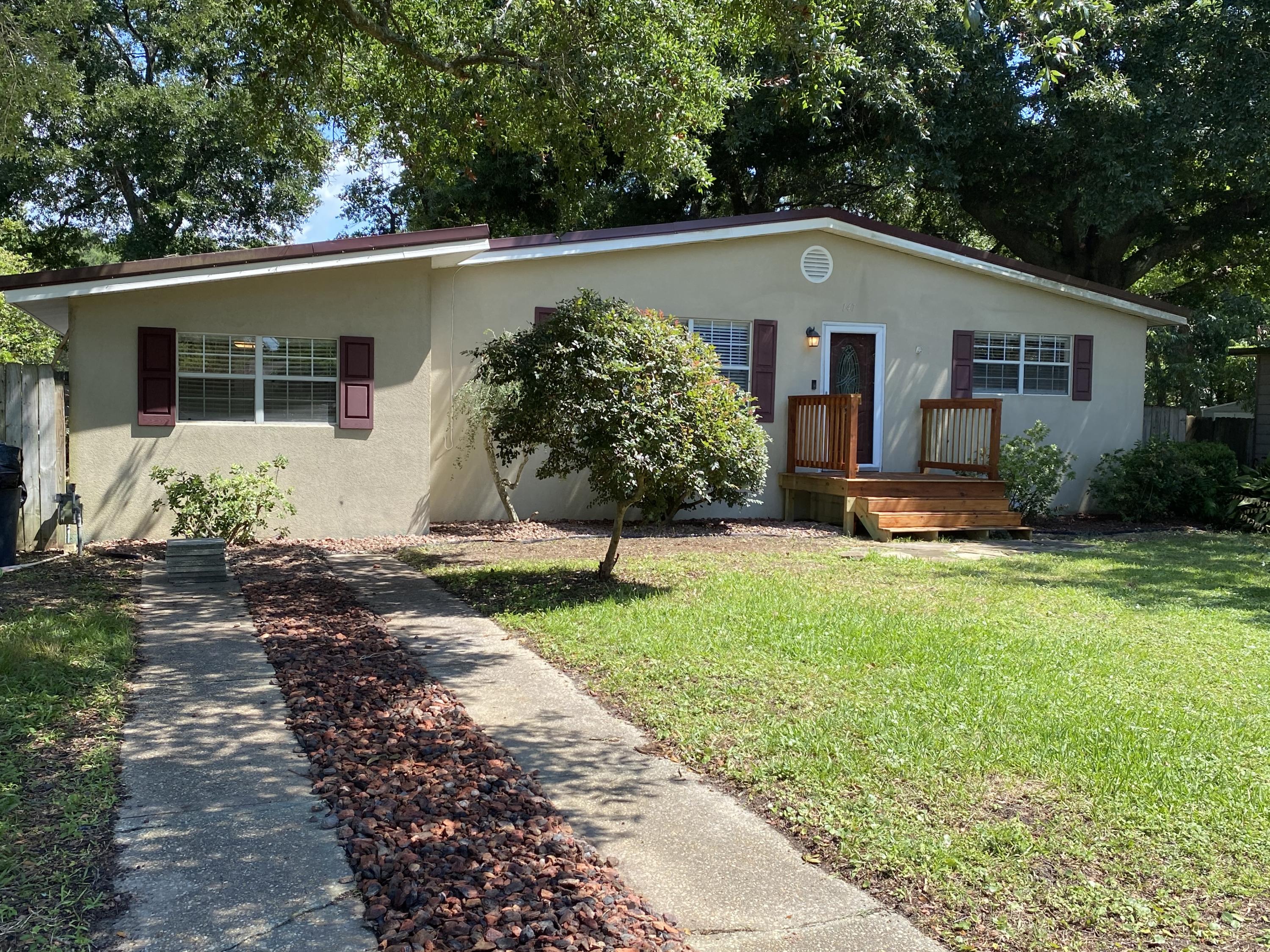 Affordable, private oasis in the heart of FWB! Lounge in your pool or tan on the deck. Enjoy a home cooked meal in your comfortable kitchen large enough for entertaining or pop over to Uptown Station. You're minutes away from everything!