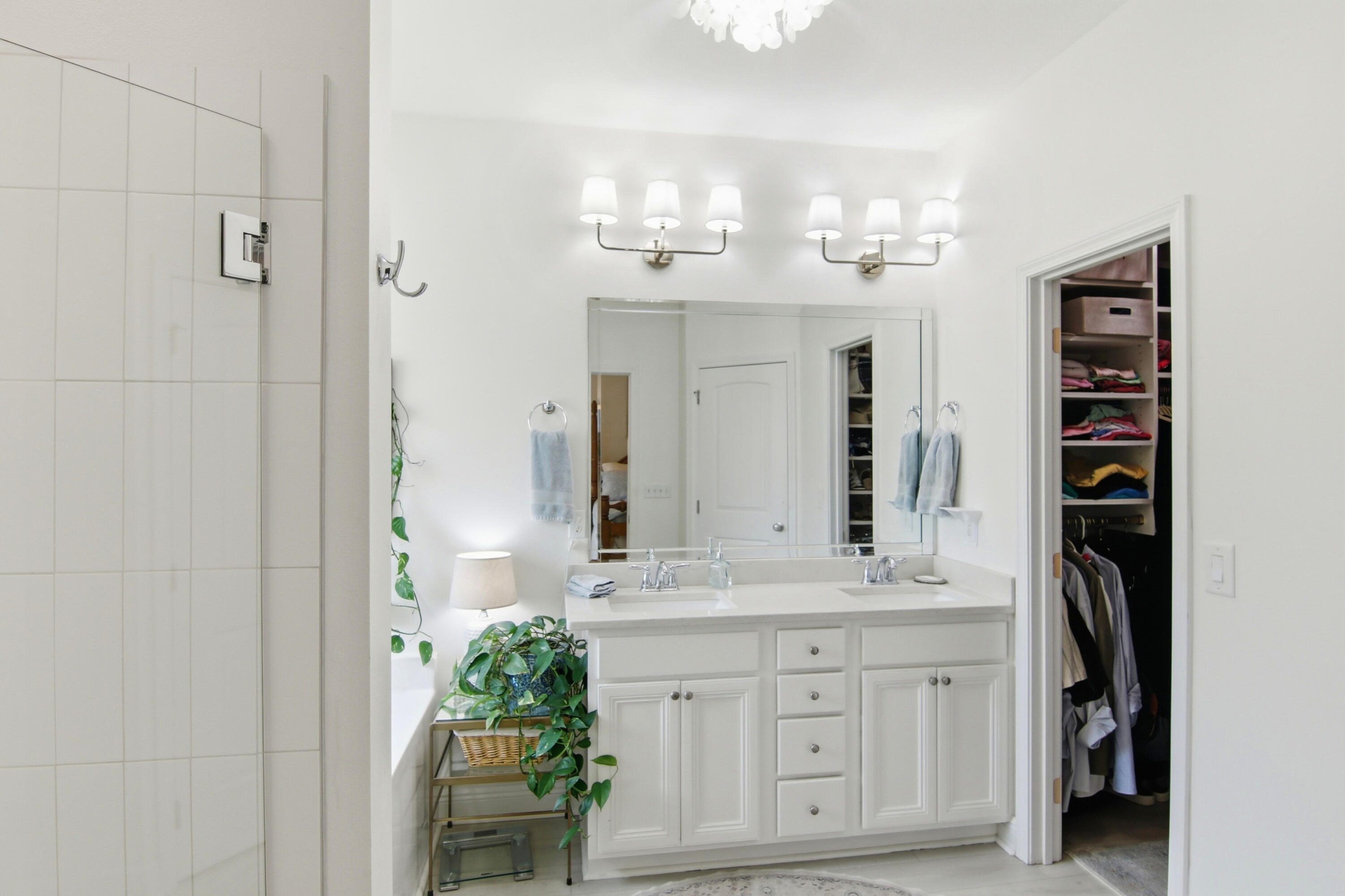 LAGRANGE LANDING - Residential