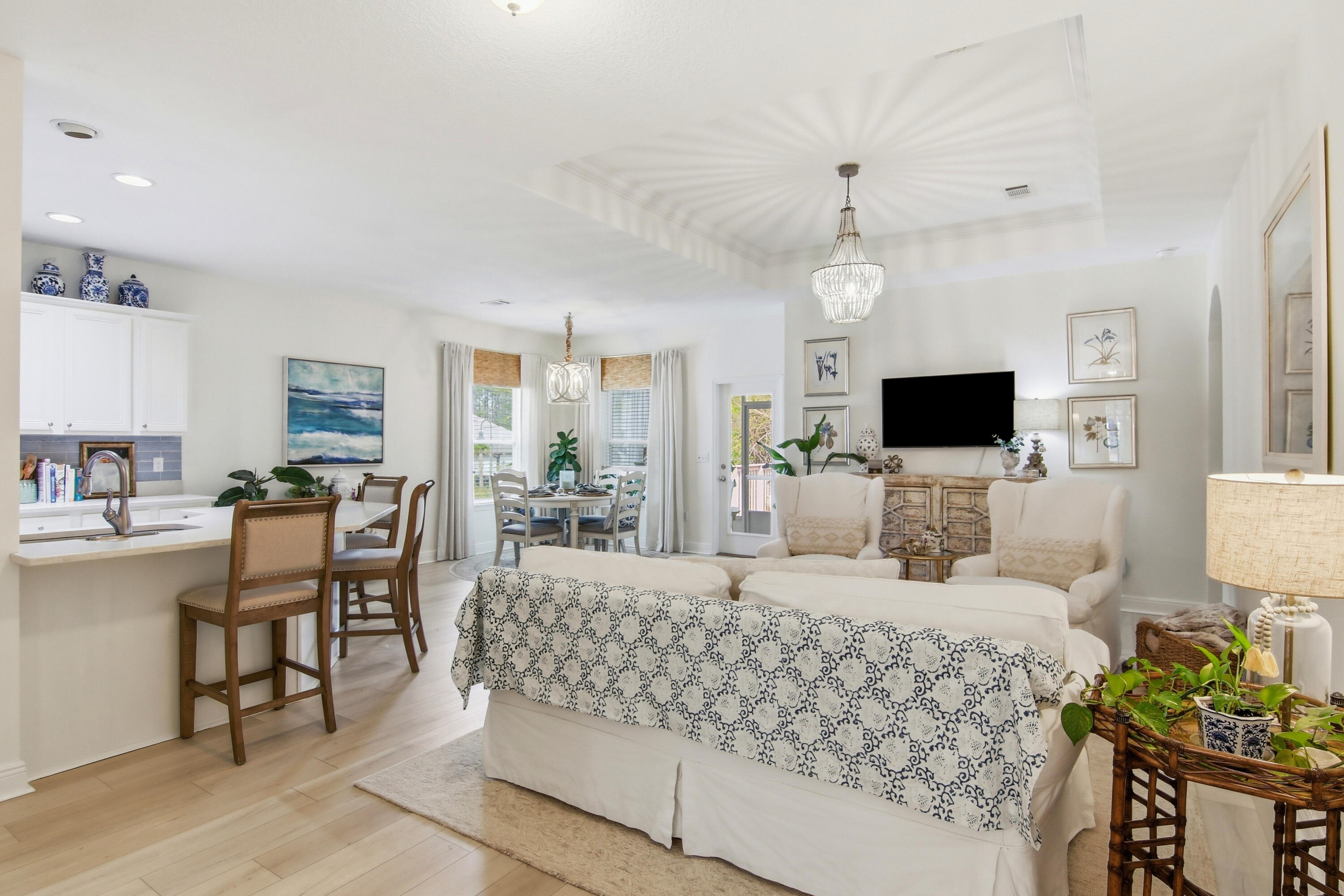 LAGRANGE LANDING - Residential