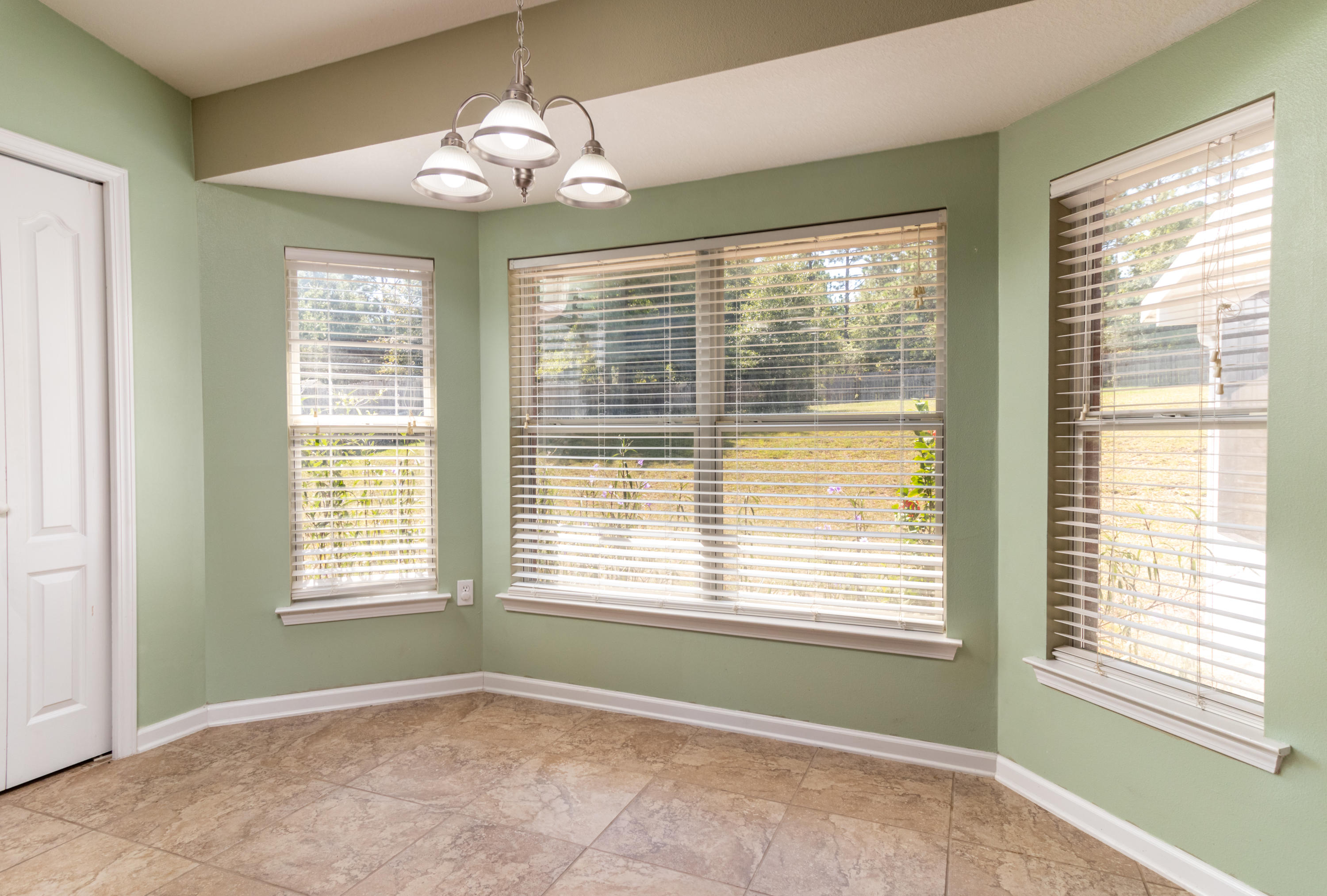 SILVER SPRINGS EST - Residential