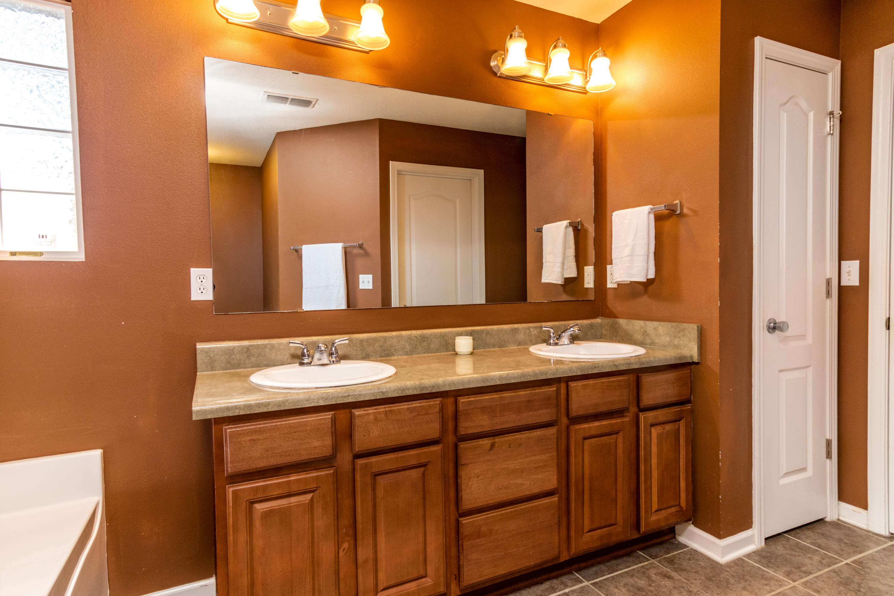 SILVER SPRINGS EST - Residential