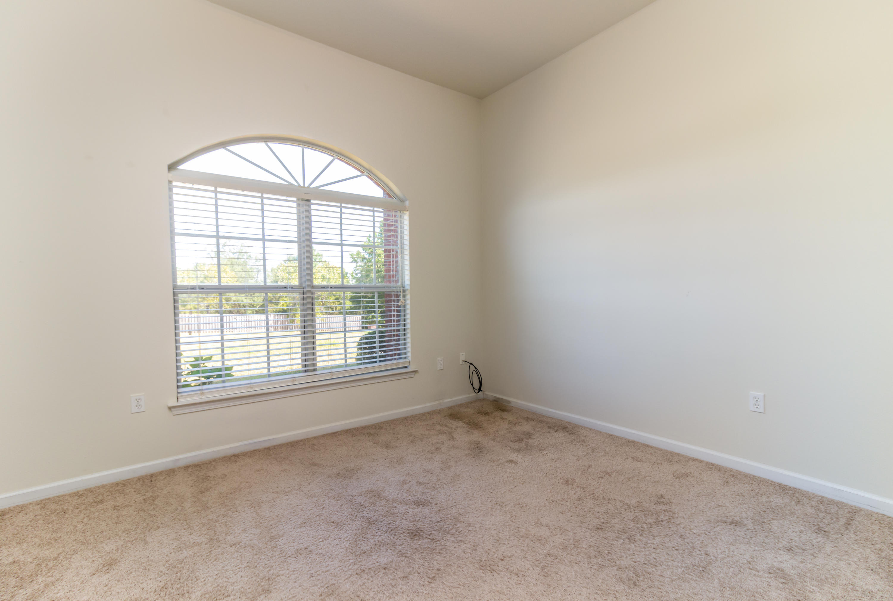 SILVER SPRINGS EST - Residential