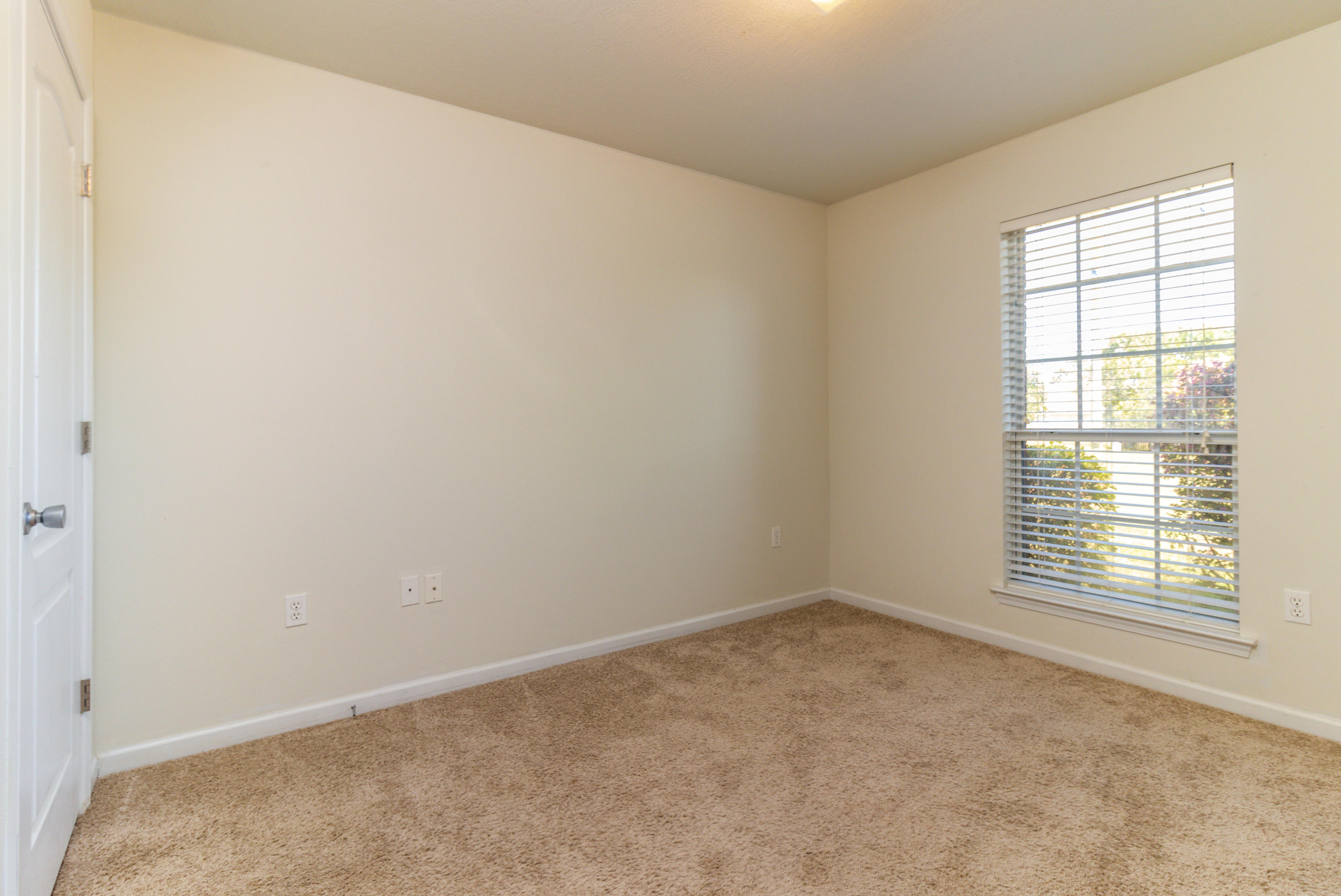 SILVER SPRINGS EST - Residential