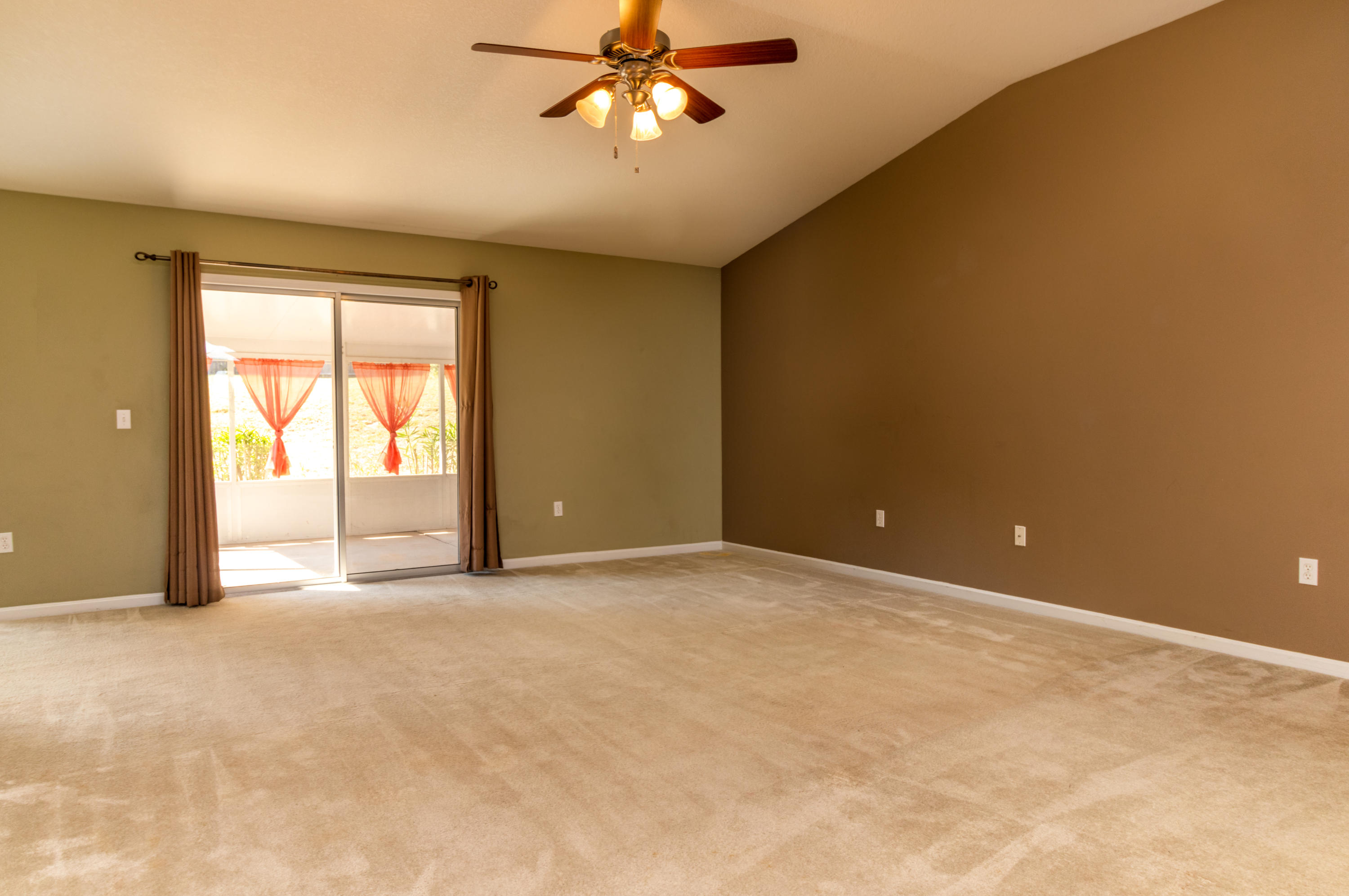 SILVER SPRINGS EST - Residential