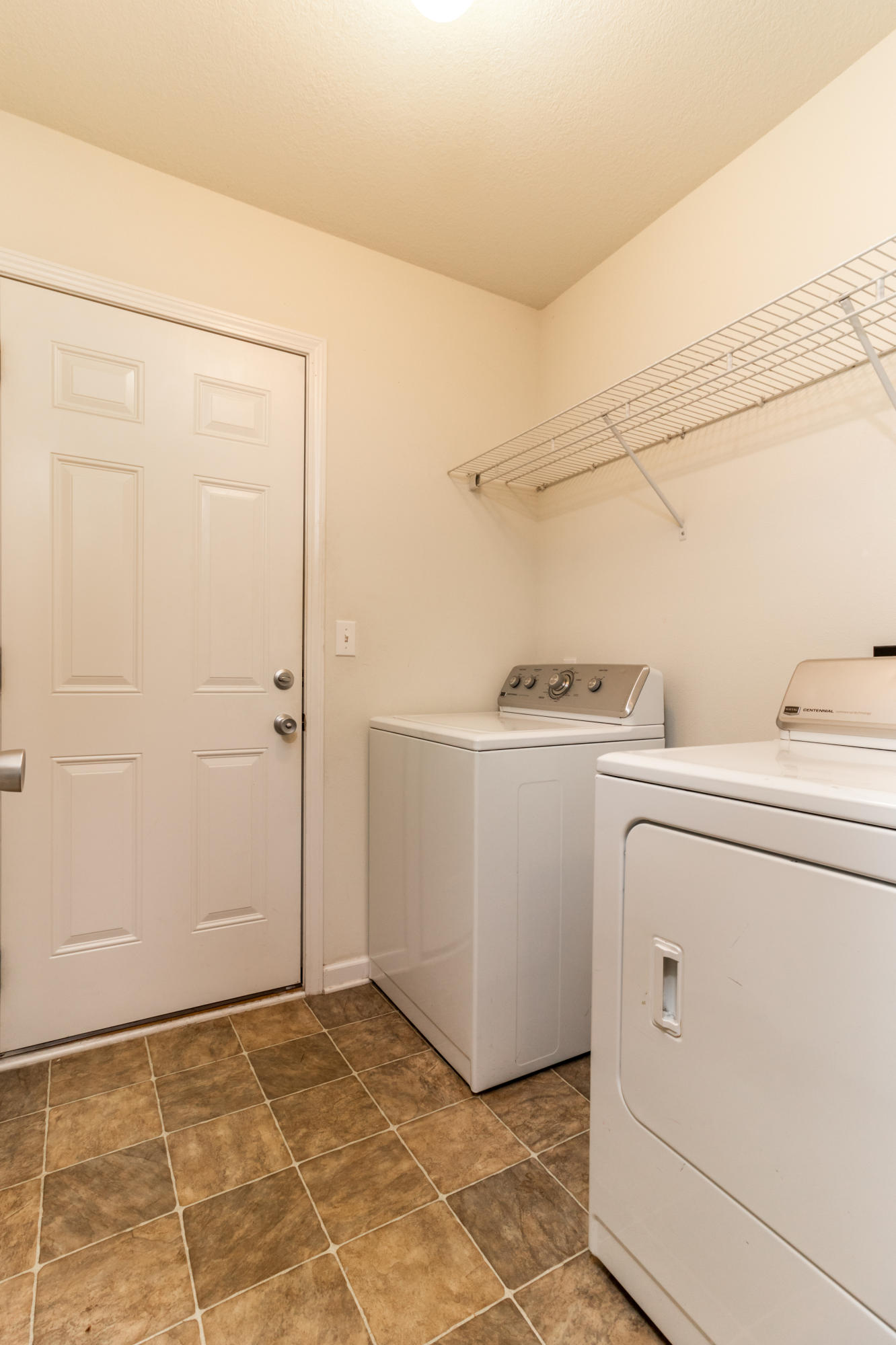 SILVER SPRINGS EST - Residential