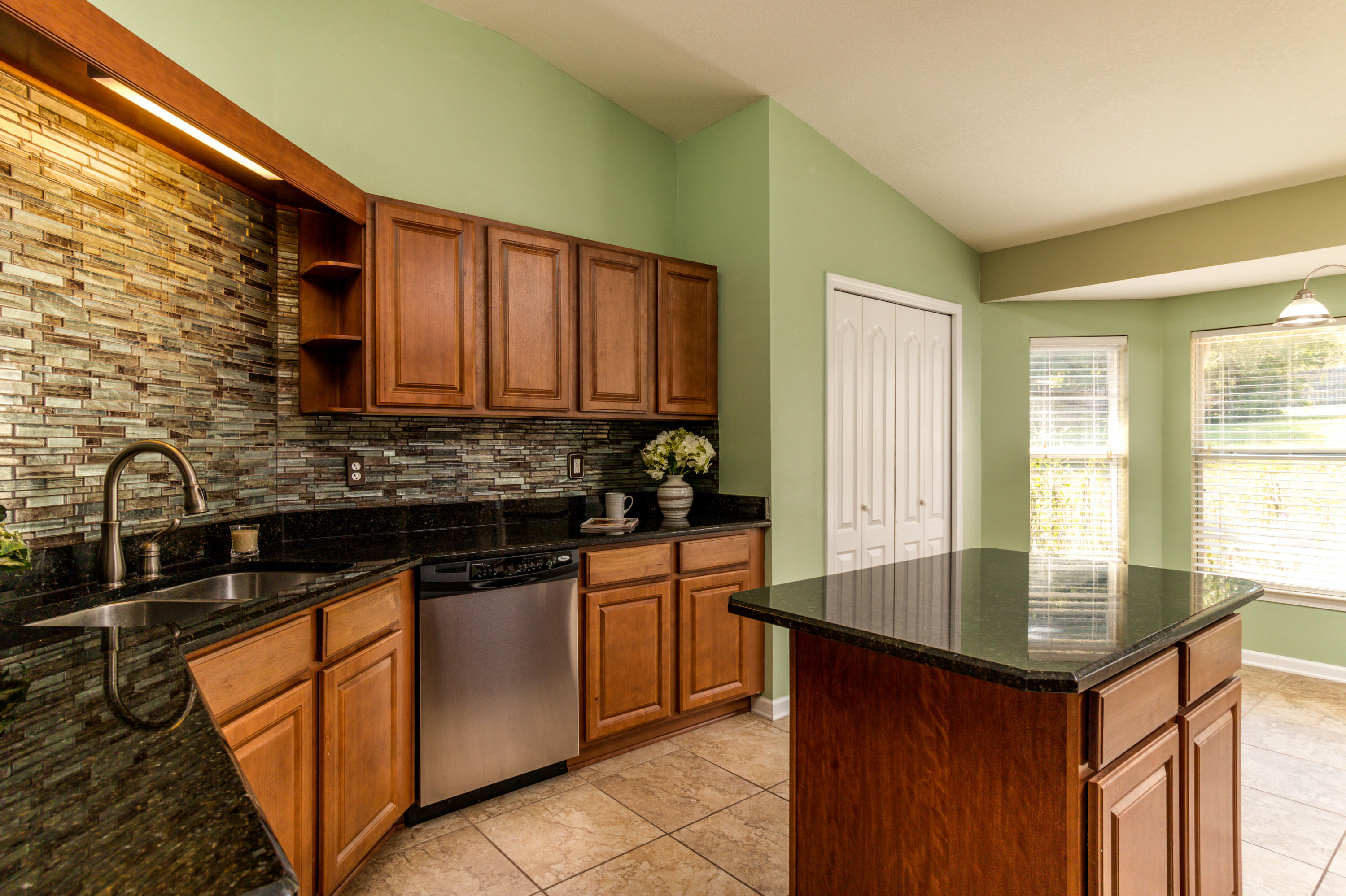 SILVER SPRINGS EST - Residential