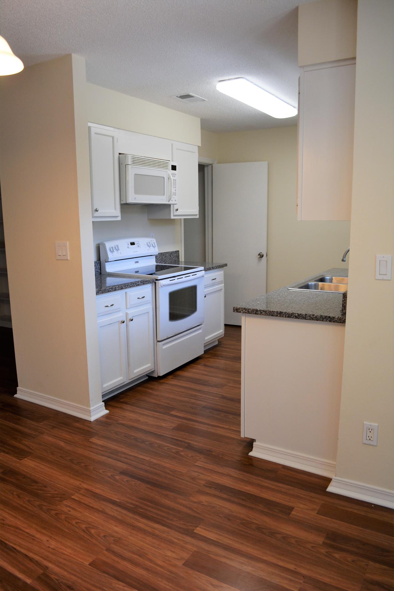 CREEKSIDE PH IV - Residential