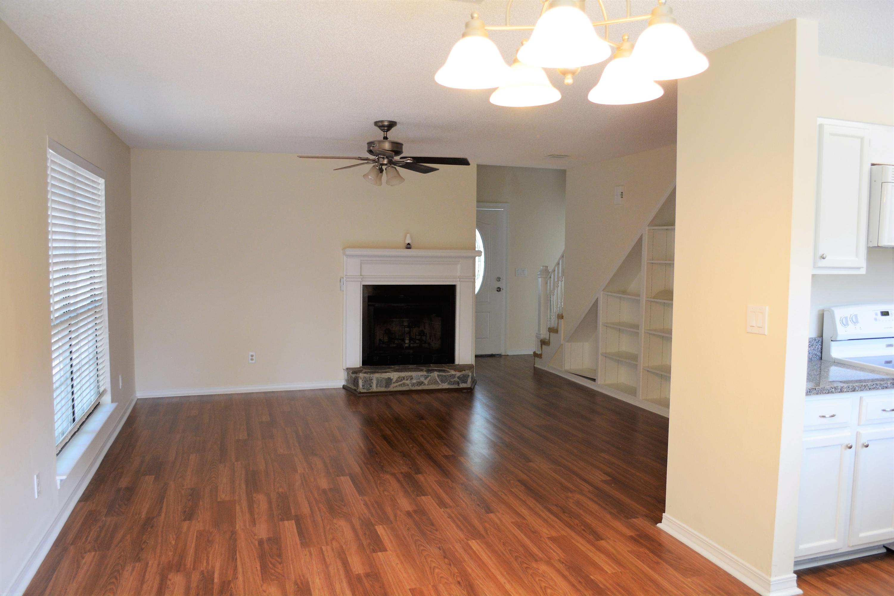 CREEKSIDE PH IV - Residential