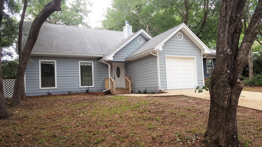 Big Ticket Items DONE - NEW AC 2013 - NEW Roof 2005 - NEW H20 Tank 2013 PLUS $20,000 REMODELING WORK JUST FINISHED!! This 4 bedroom home lives larger than square footage indicates. Master AND bedroom/study/office on 1st Floor!!! NEW GRANITE, NEW Floors, NEWLY Painted inside and out, NEW tile in 2nd bathroom and MUCH MORE. Walk in closets & built in bookshelves in 3rd & 4th bedrooms! Wood burning fireplace in Living Room. Wonderfully located in the center of Niceville near the best of schools in Okaloosa County. Great neighborhood and so close to Eglin AFB, 7th SFG, and Duke Field. This easy flow plan, large fenced in back yard will make this a great long term family home for years to come or the perfect rental.