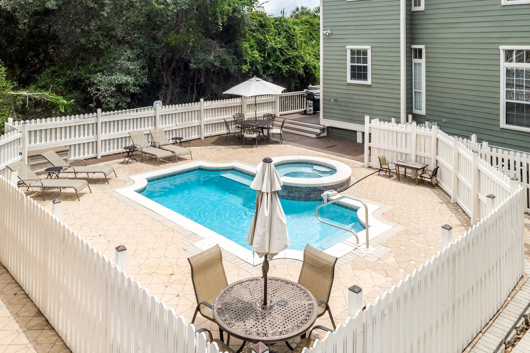 EASTERN LAKE ESTATES - Residential