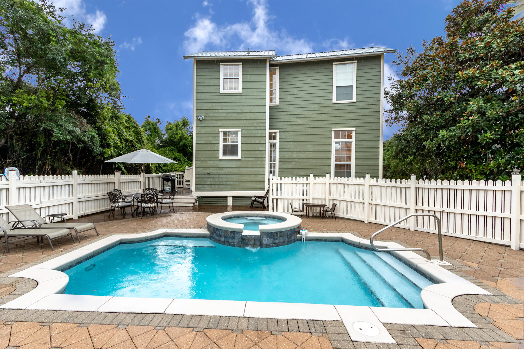EASTERN LAKE ESTATES - Residential